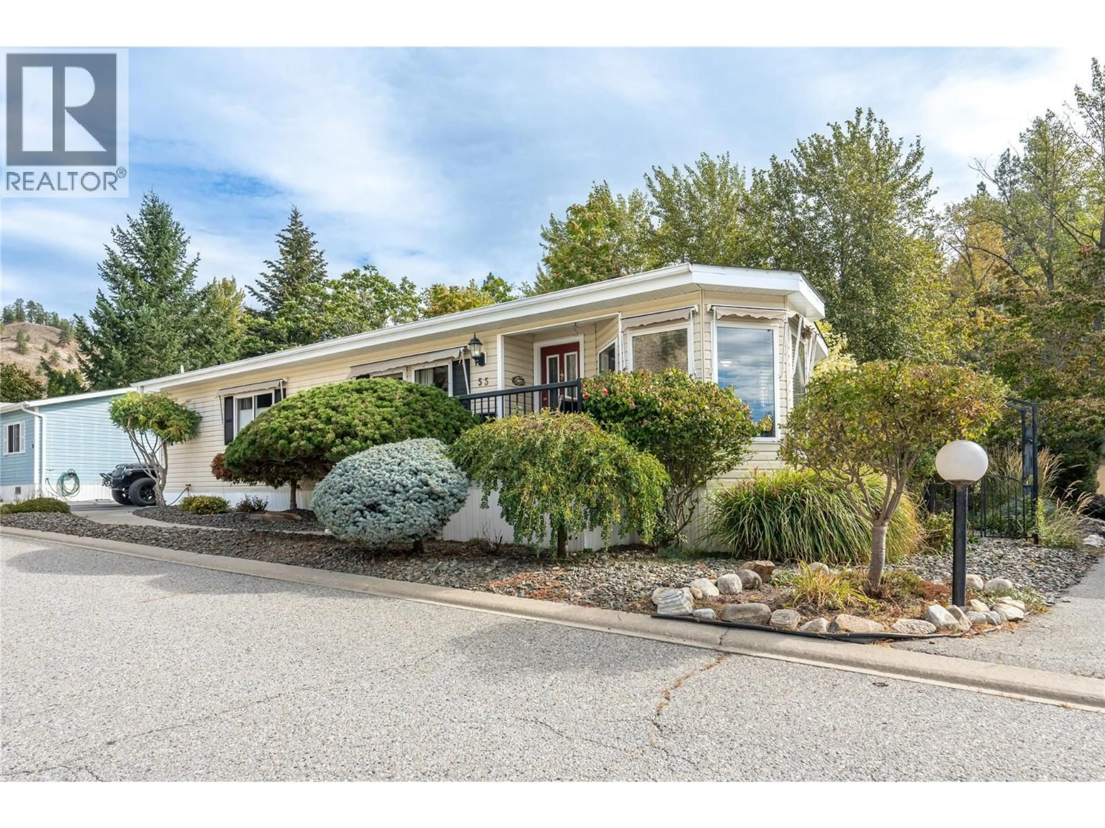 Home with vinyl exterior material, street for 55 - 1701 PENTICTON AVENUE, Penticton British Columbia V2A2N6