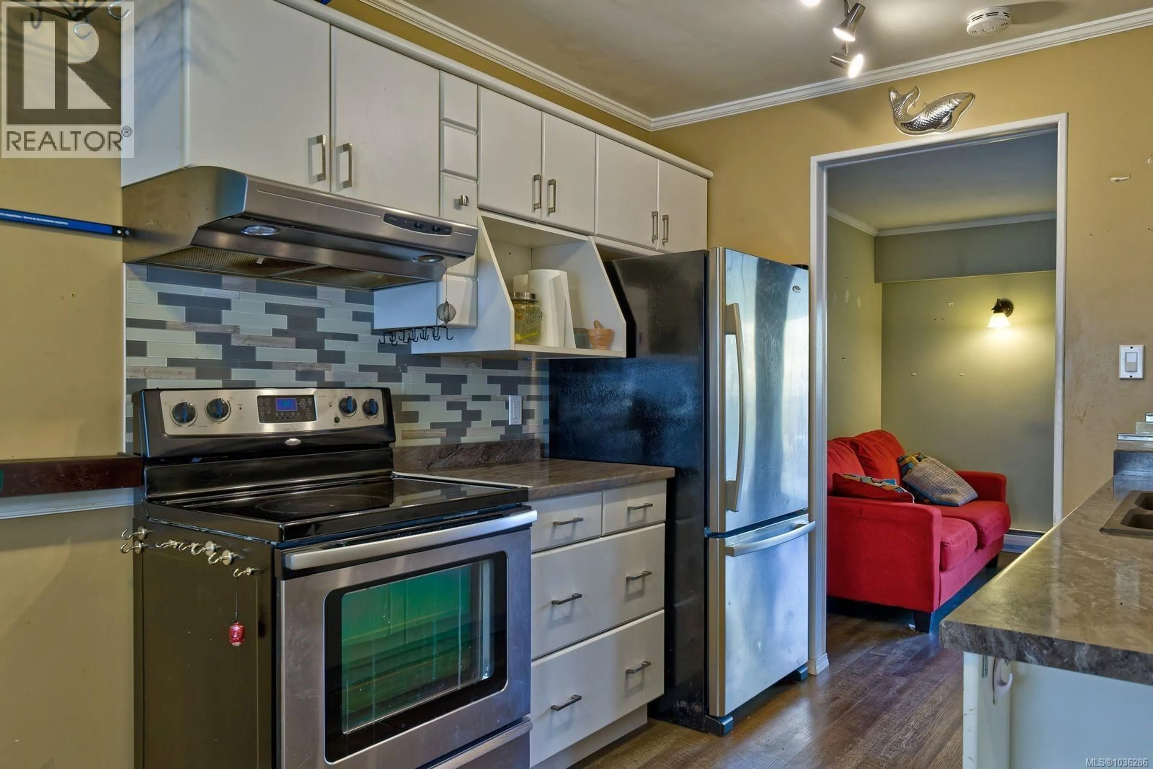 Standard kitchen, unknown for 8 - 721 MALONE ROAD, Ladysmith British Columbia V9G1S5