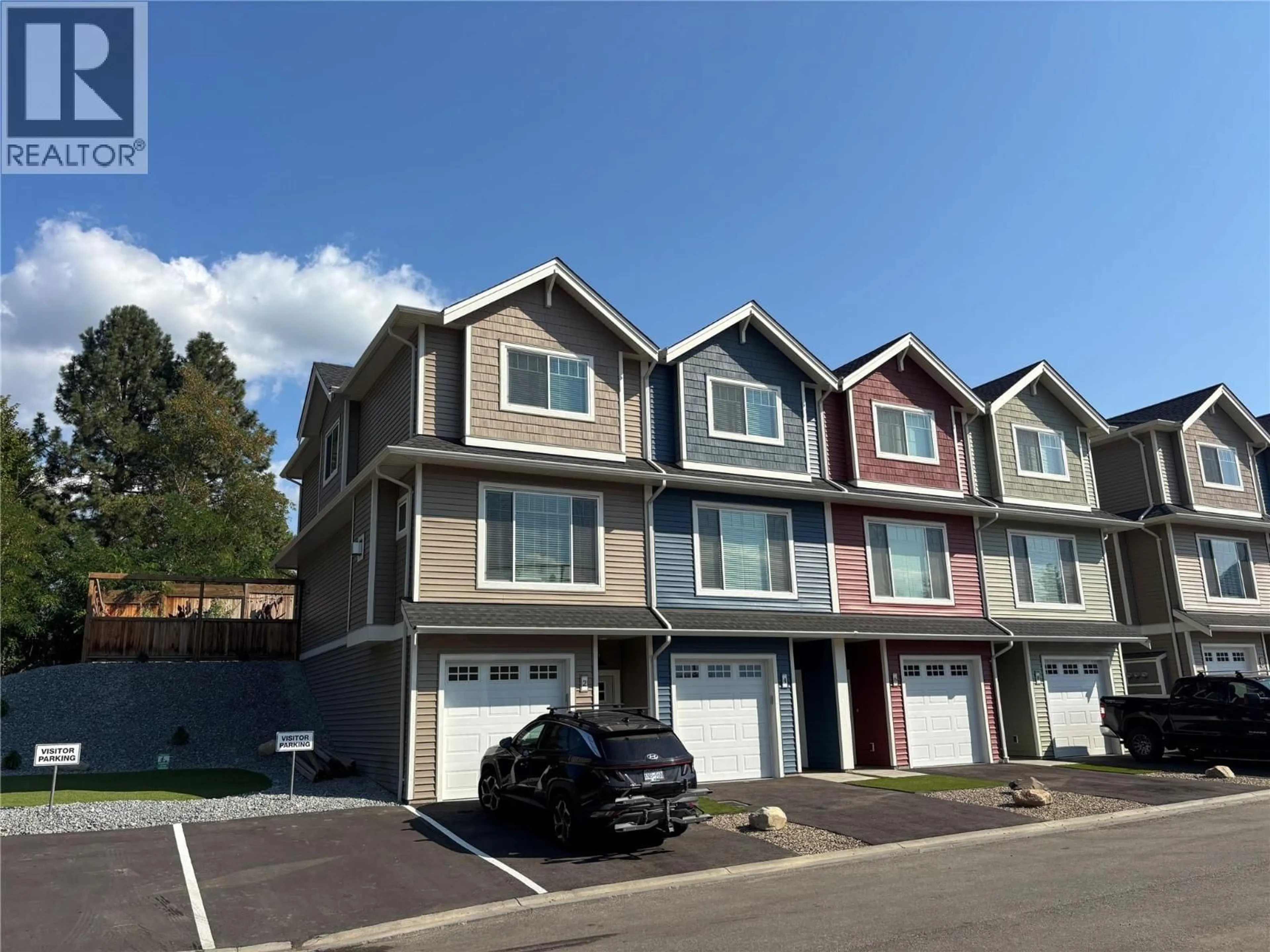 Home with vinyl exterior material, street for 4 - 1910 11 AVENUE NORTHEAST, Salmon Arm British Columbia V1E2V5