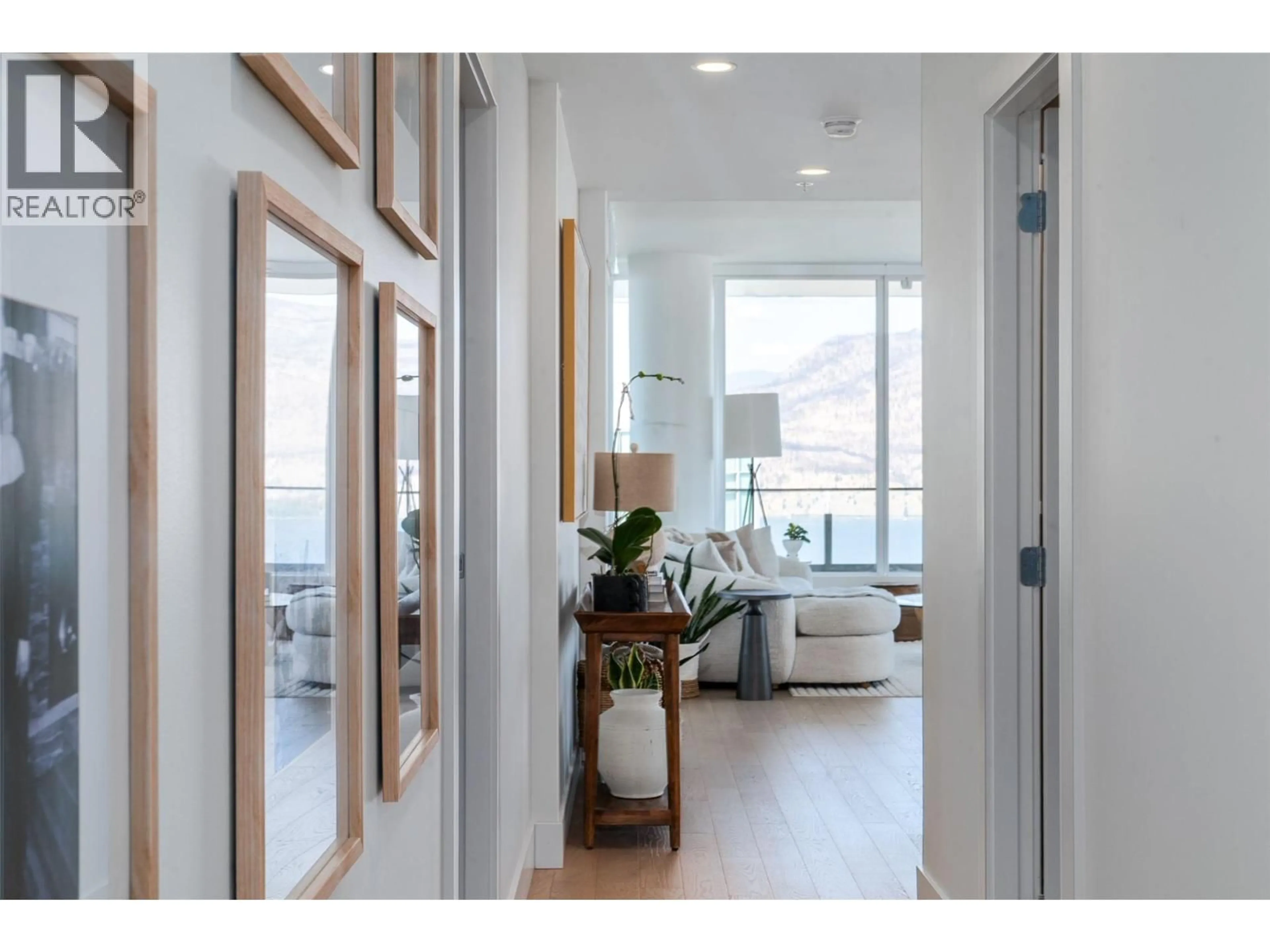 Indoor entryway for 3006 - 1191 SUNSET DRIVE, Kelowna British Columbia V1Y0J6