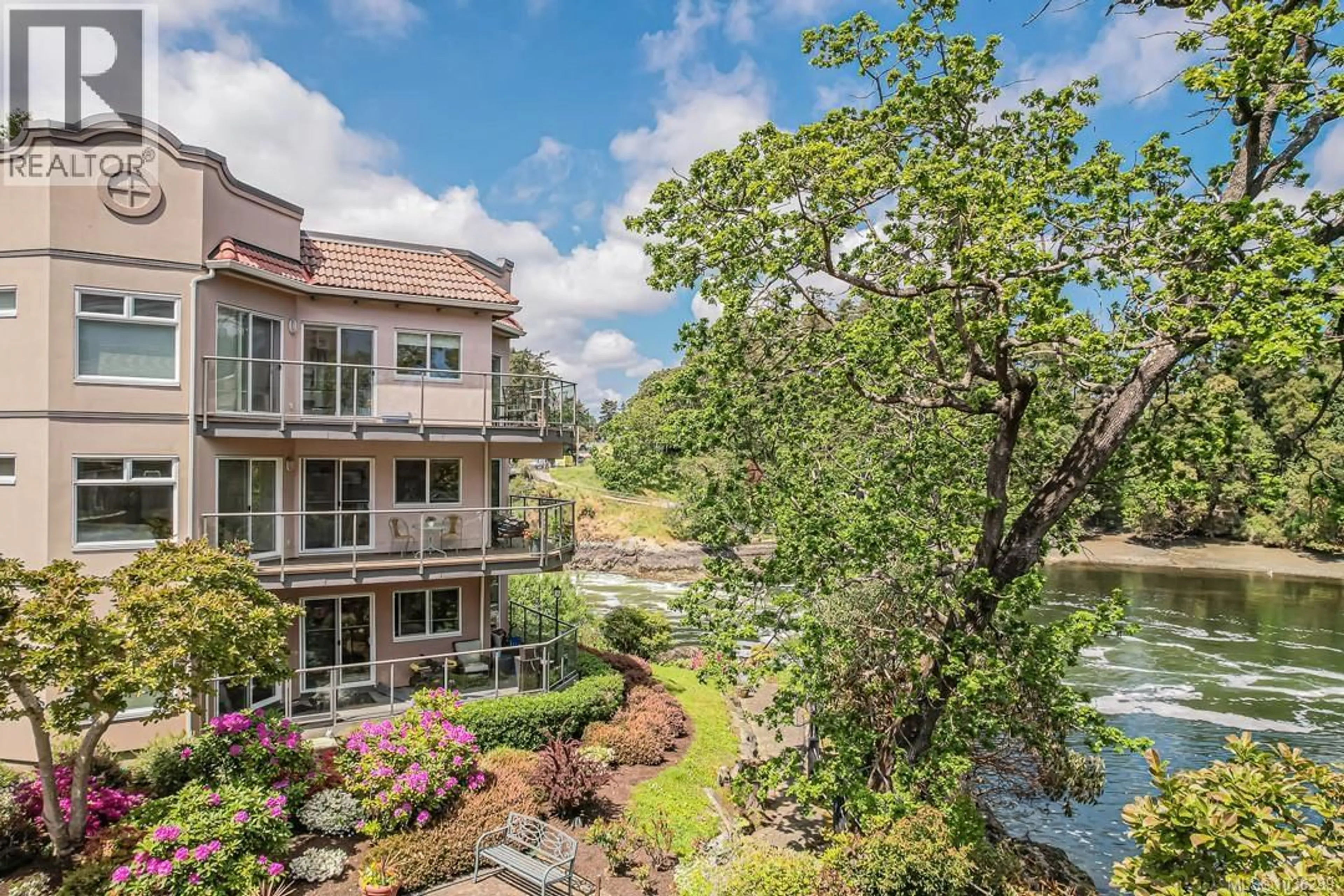 A pic from outside/outdoor area/front of a property/back of a property/a pic from drone, water/lake/river/ocean view for 104 - 1085 TILLICUM ROAD, Esquimalt British Columbia V9A7M3