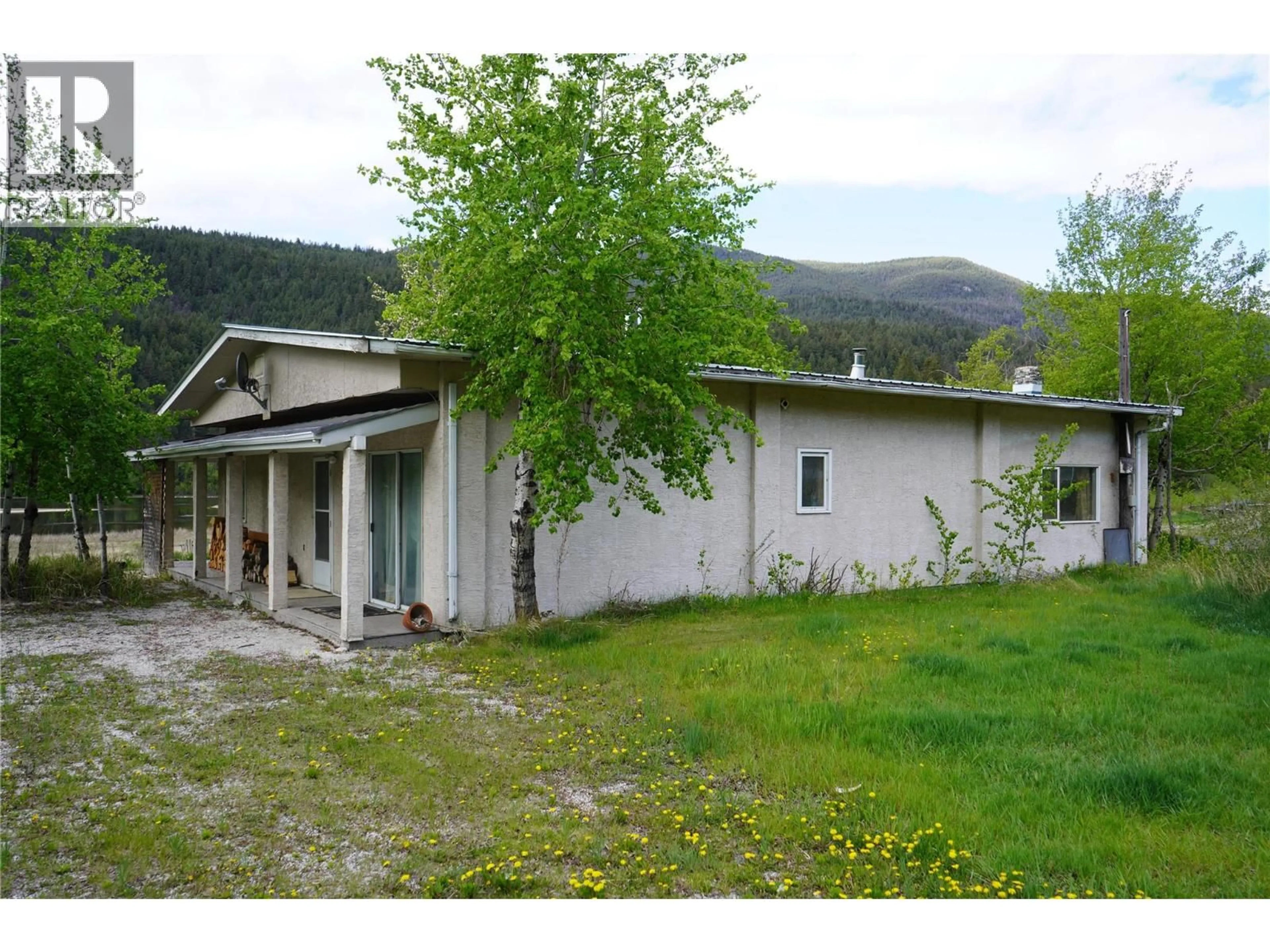 A pic from outside/outdoor area/front of a property/back of a property/a pic from drone, unknown for 6805 CARIBOO  97 HIGHWAY, Clinton British Columbia V0K1K0