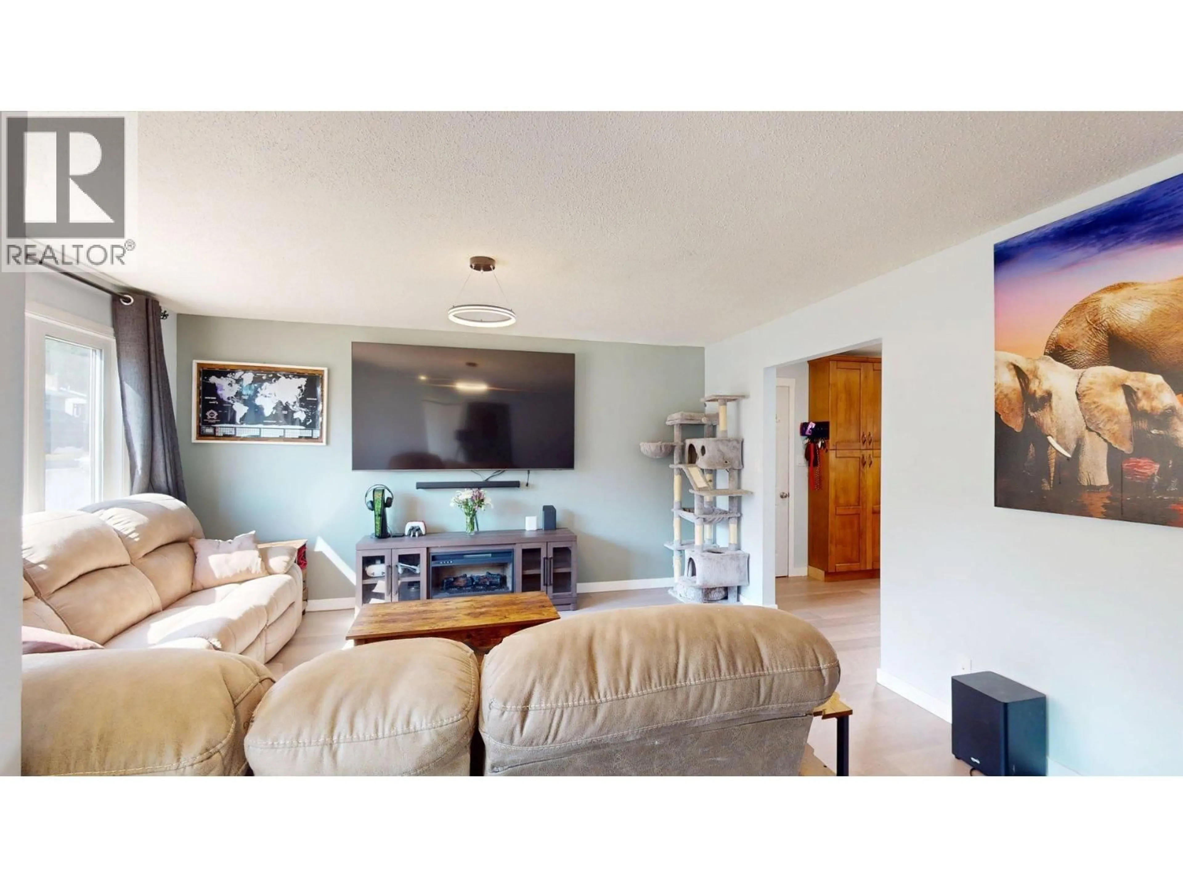 Unknown for 2201 ALMOND STREET, Elkford British Columbia V0B1H0
