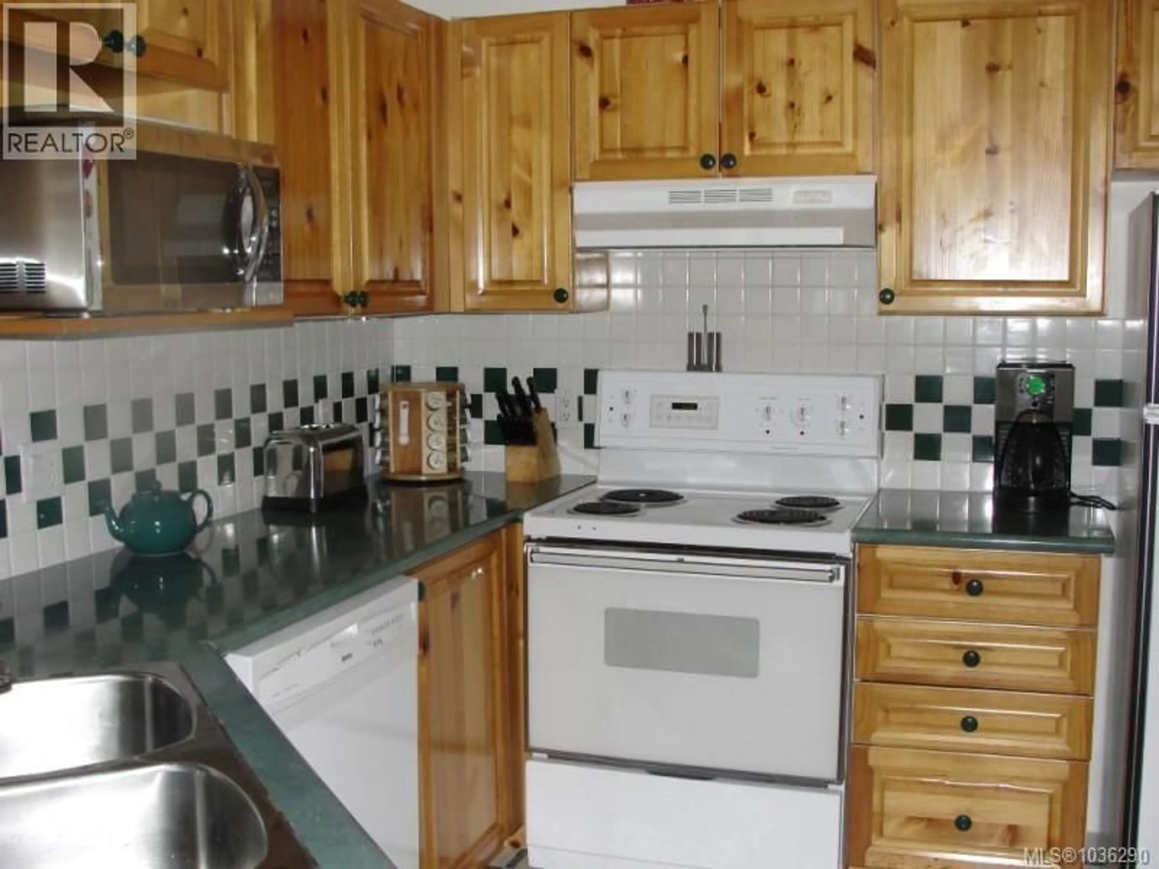 Standard kitchen, unknown for 217 - 1320 HENRY ROAD, Courtenay British Columbia V9J1L0