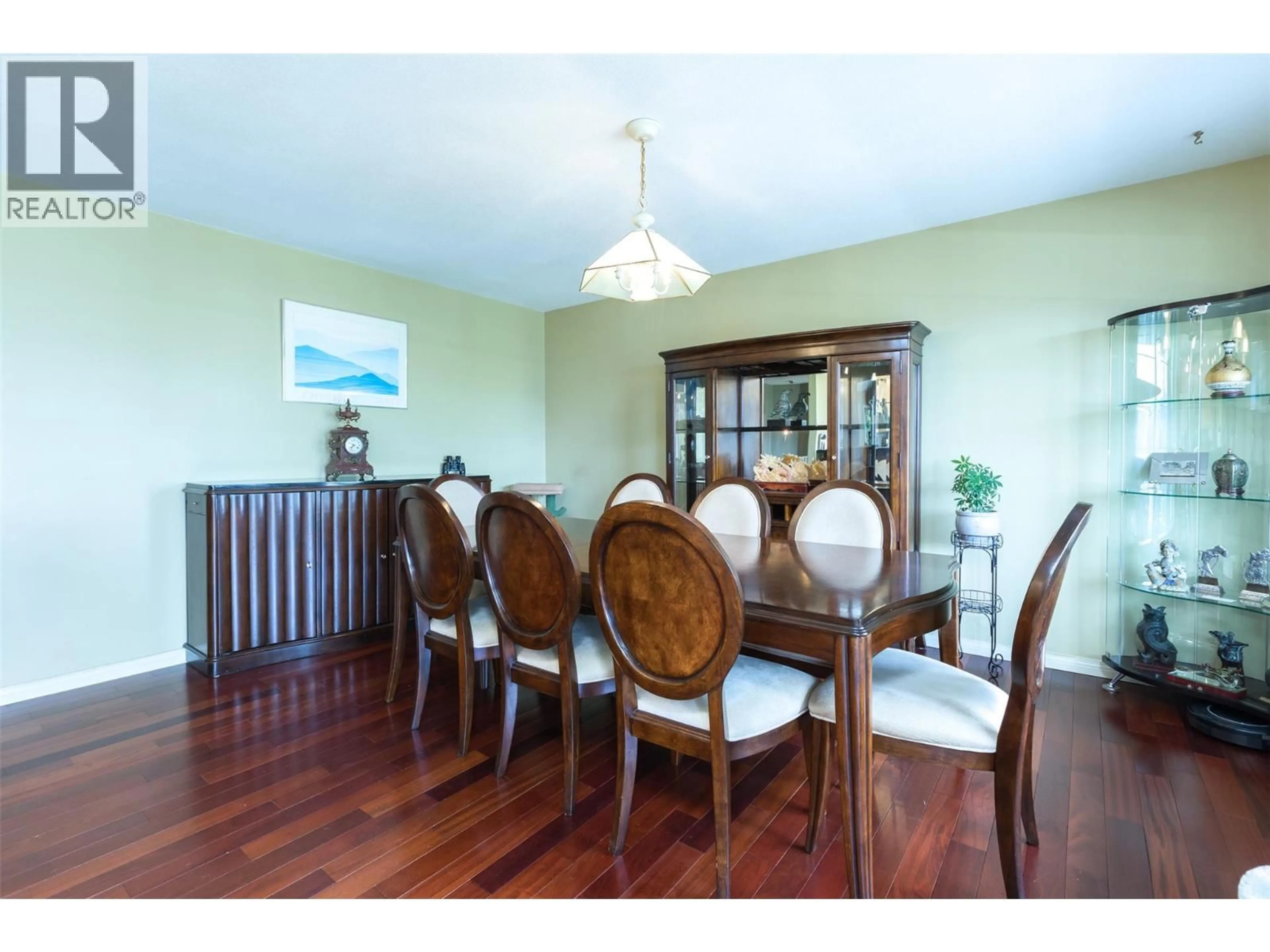 Dining room, wood/laminate floor for 1201 TREVOR DRIVE, West Kelowna British Columbia V1Z3K7