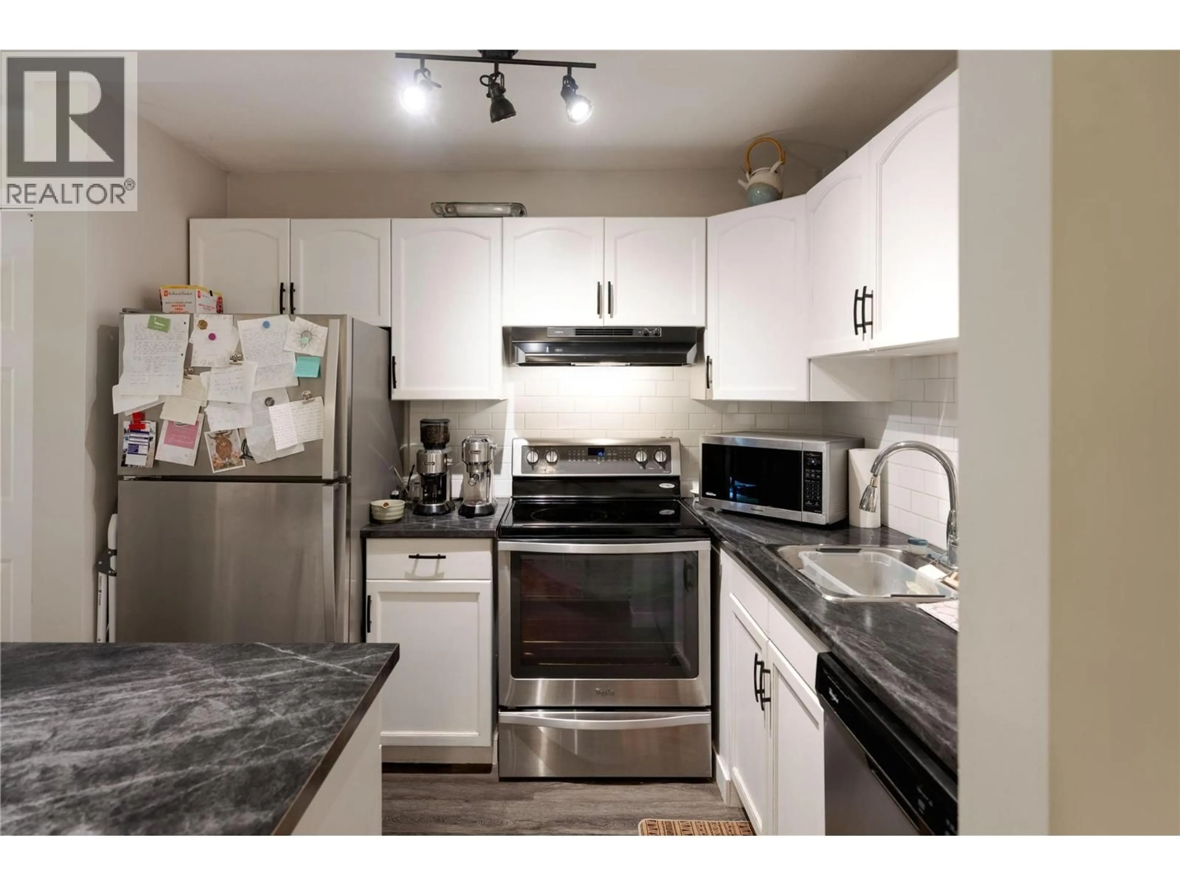 Standard kitchen, unknown for 203C - 735 COOK ROAD, Kelowna British Columbia V1W3G6