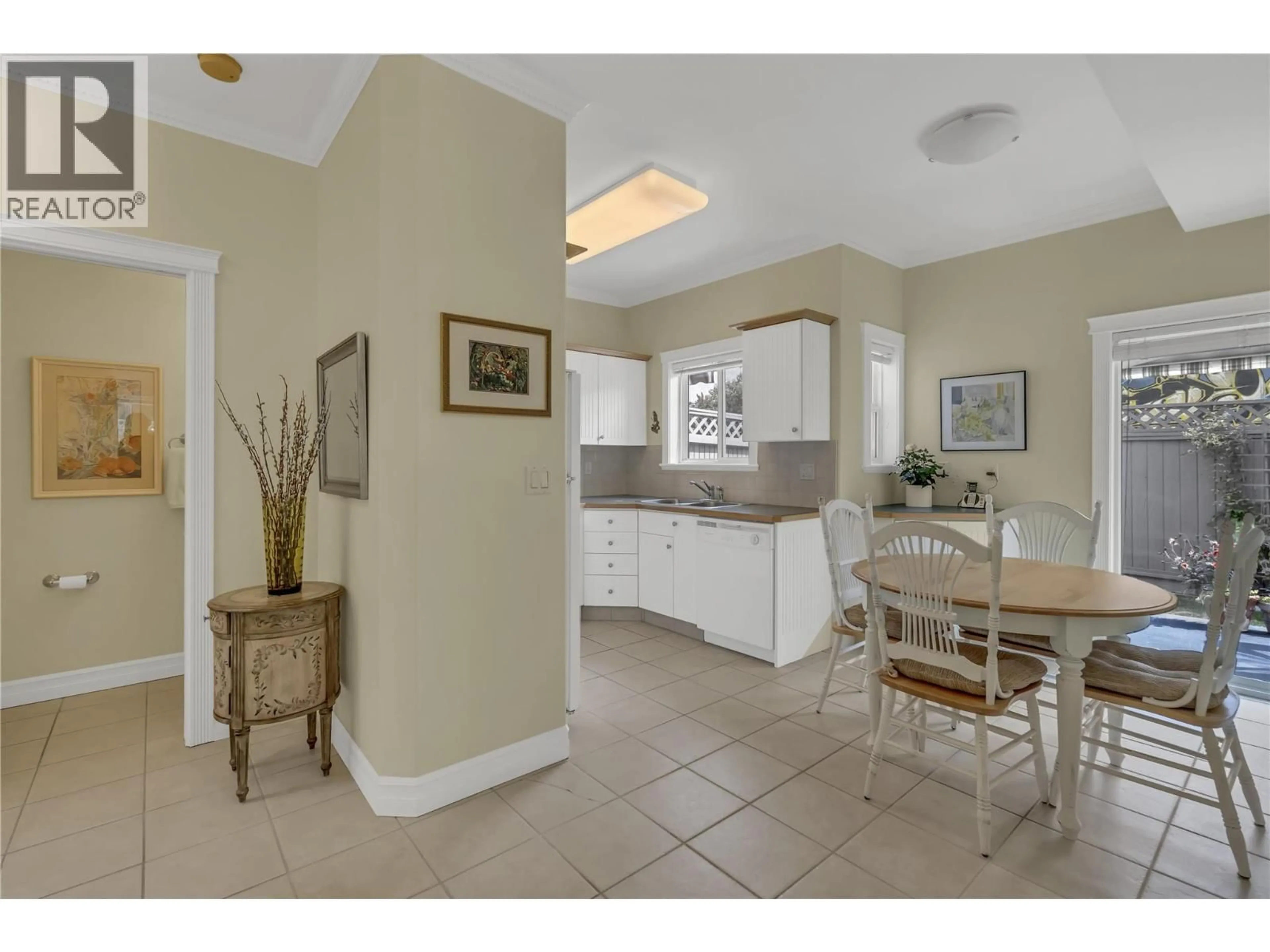 Open concept kitchen, ceramic/tile floor for 105 - 1078 BURNABY AVENUE, Penticton British Columbia V2A1G8