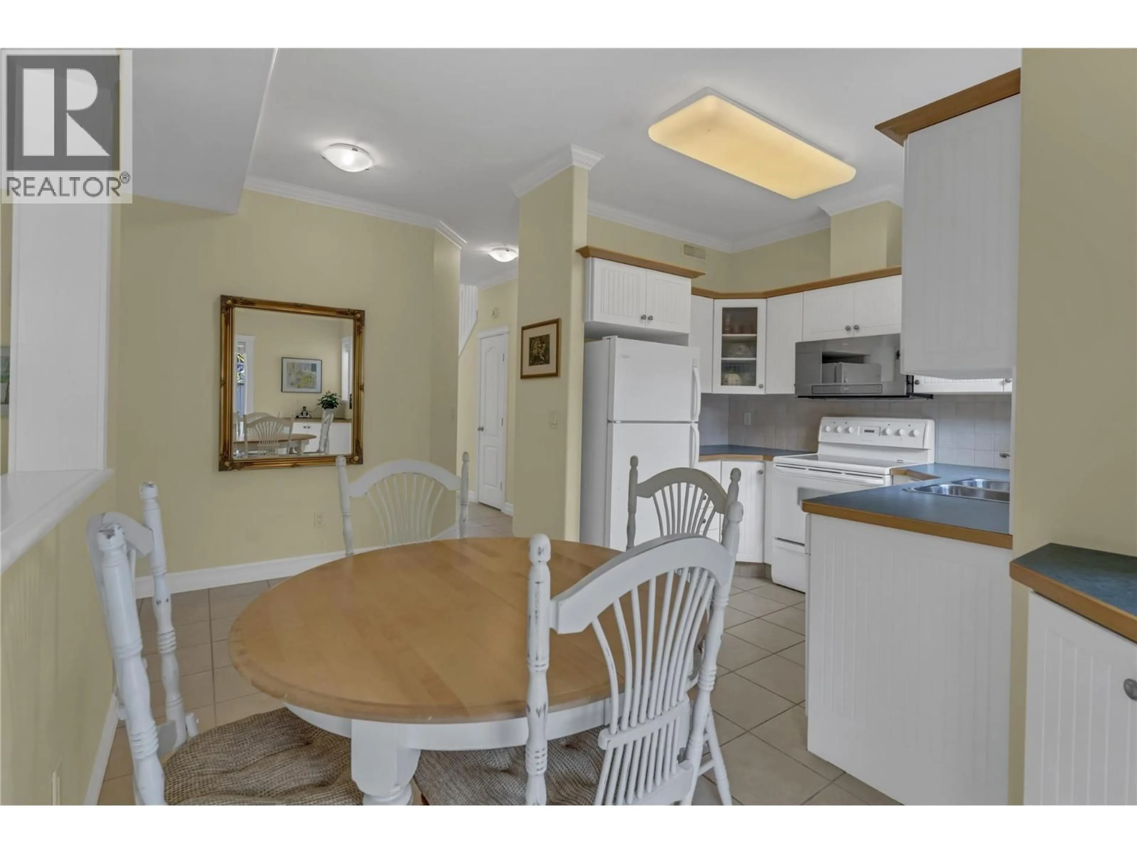 Standard kitchen, unknown for 105 - 1078 BURNABY AVENUE, Penticton British Columbia V2A1G8