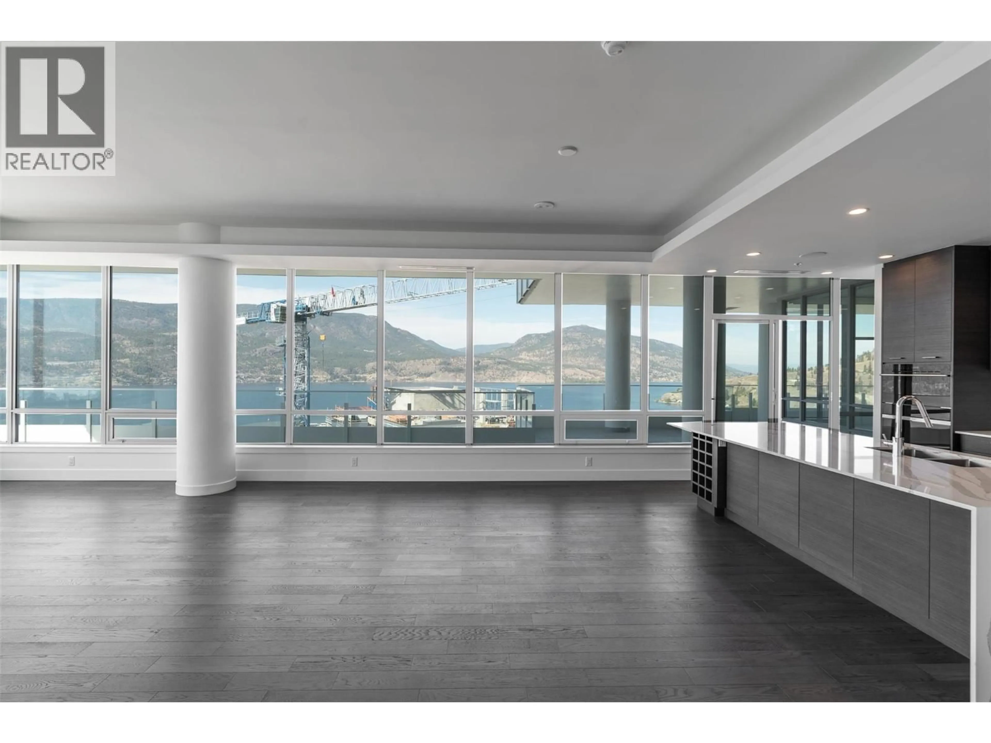 Indoor foyer for 2703 - 1181 SUNSET DRIVE, Kelowna British Columbia V1Y0J5