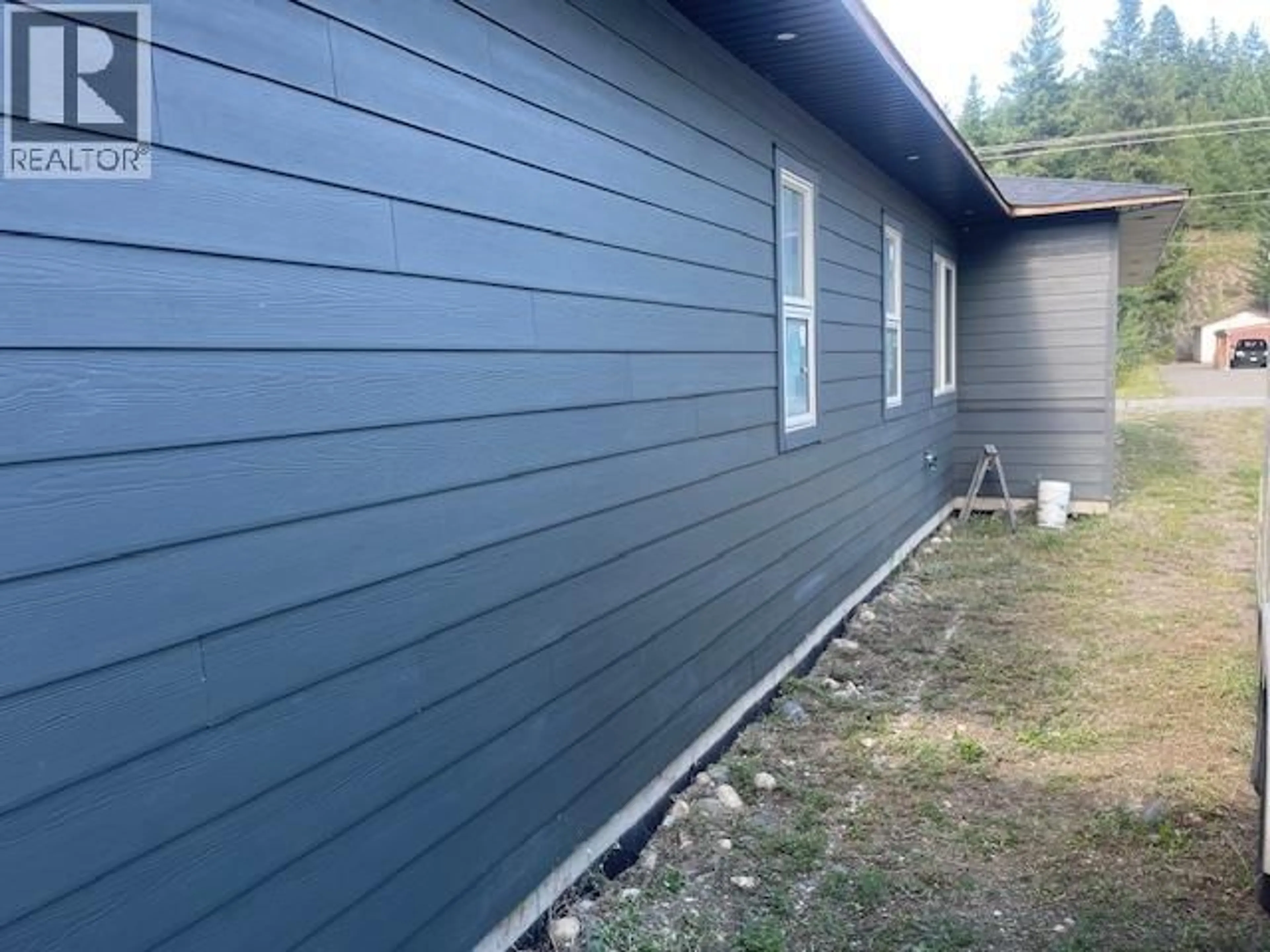 Home with vinyl exterior material, building for 4781 BIRCH LANE, Barriere British Columbia V0E1E0