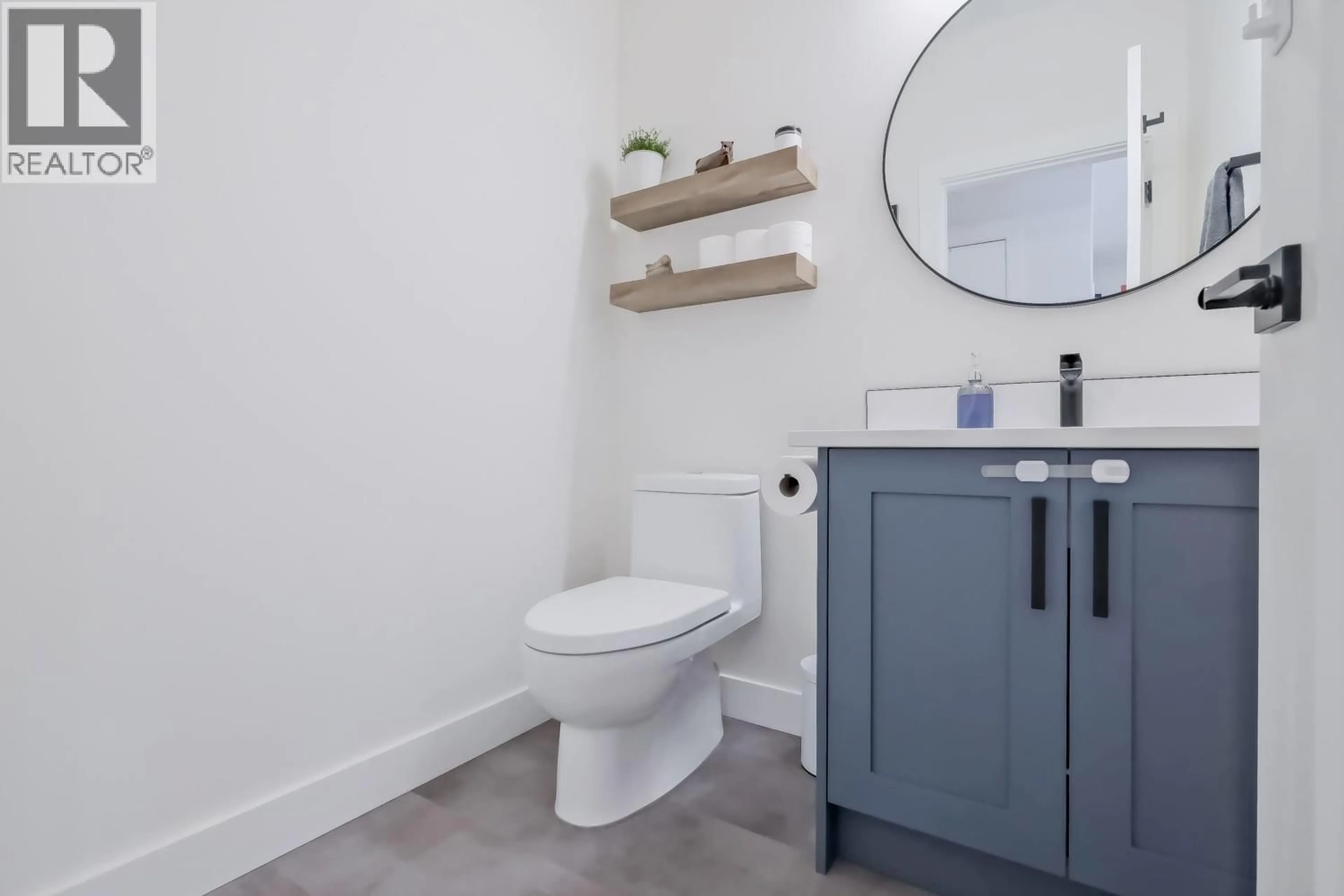 Standard bathroom, unknown for 102 - 182 VAN HORNE STREET, Penticton British Columbia V2A4K2