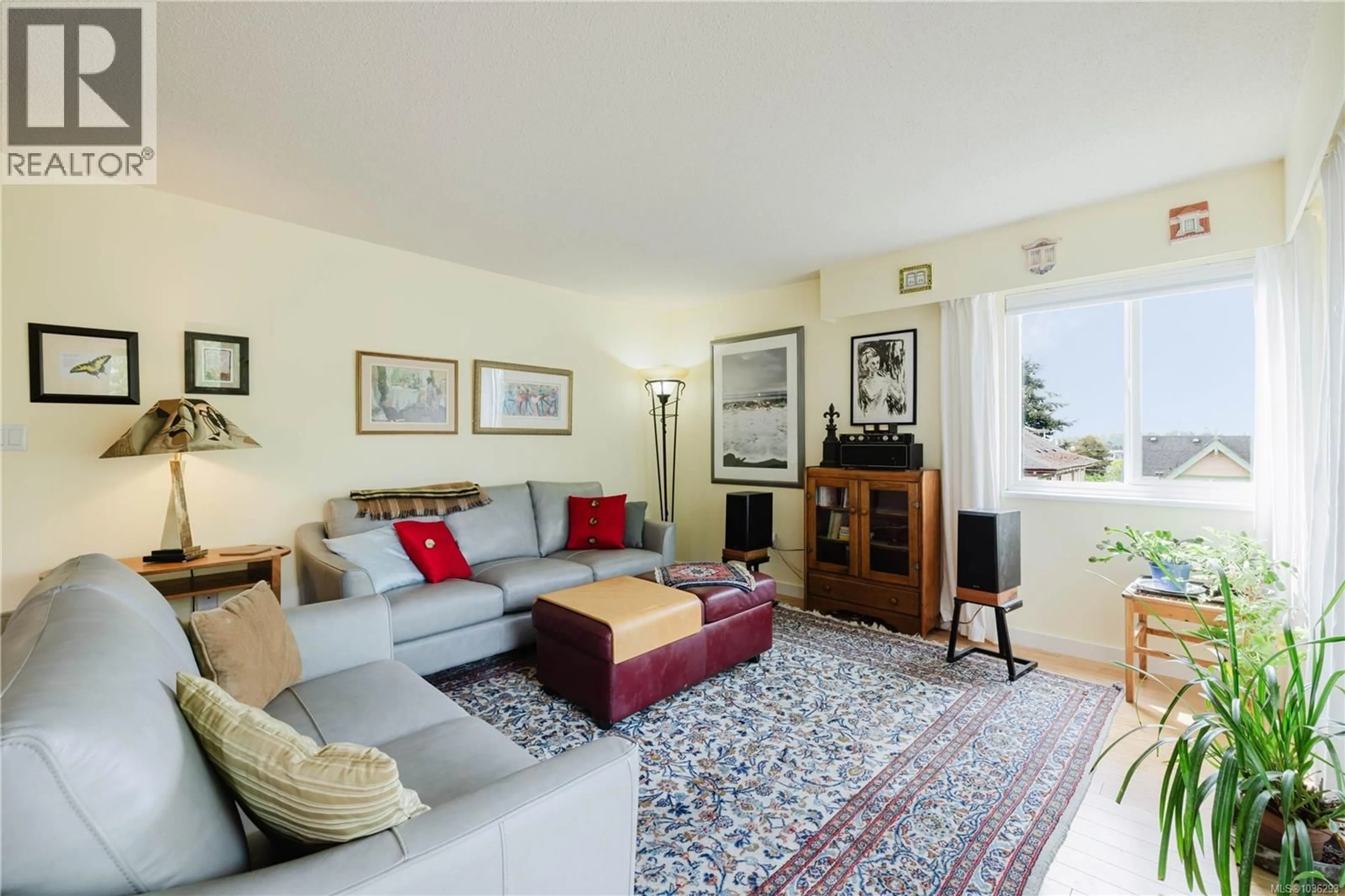 Living room with furniture, unknown for 403 - 1012 COLLINSON STREET, Victoria British Columbia V8V3C1