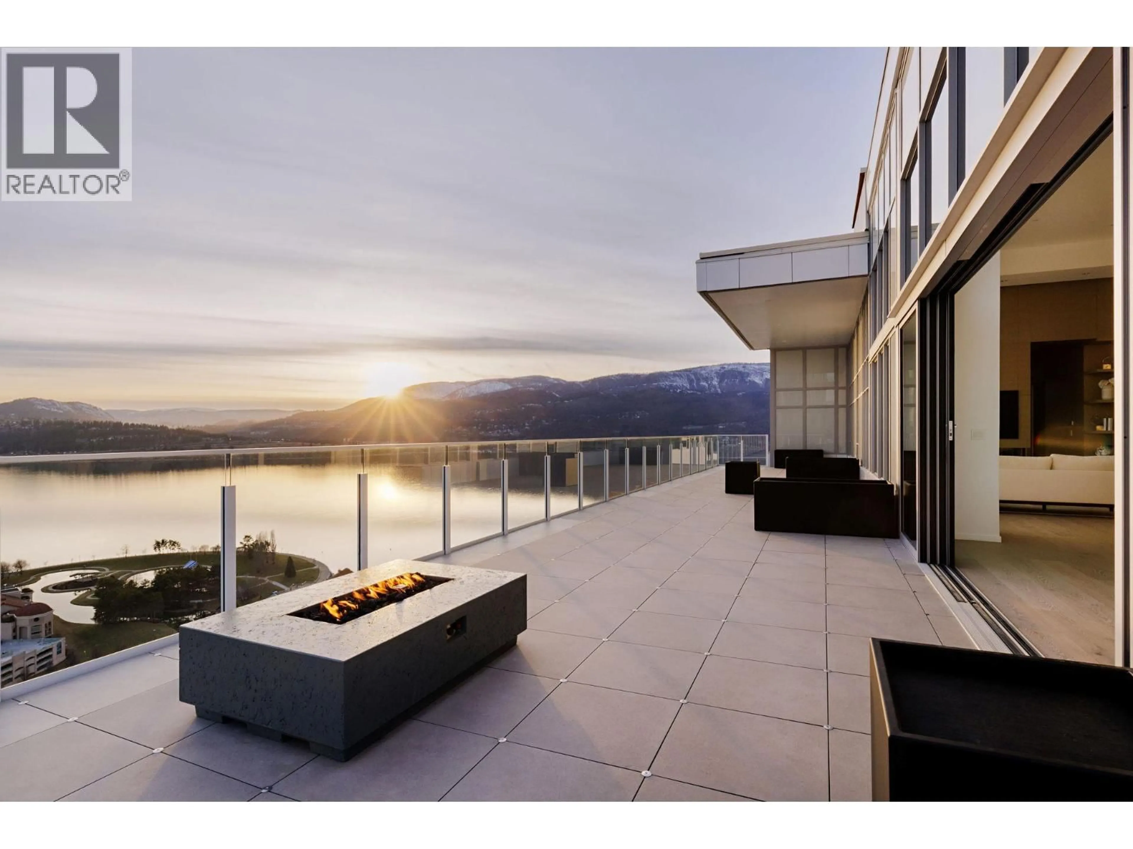 Patio, water/lake/river/ocean view for 2901 - 1181 SUNSET DRIVE, Kelowna British Columbia V1Y0J4