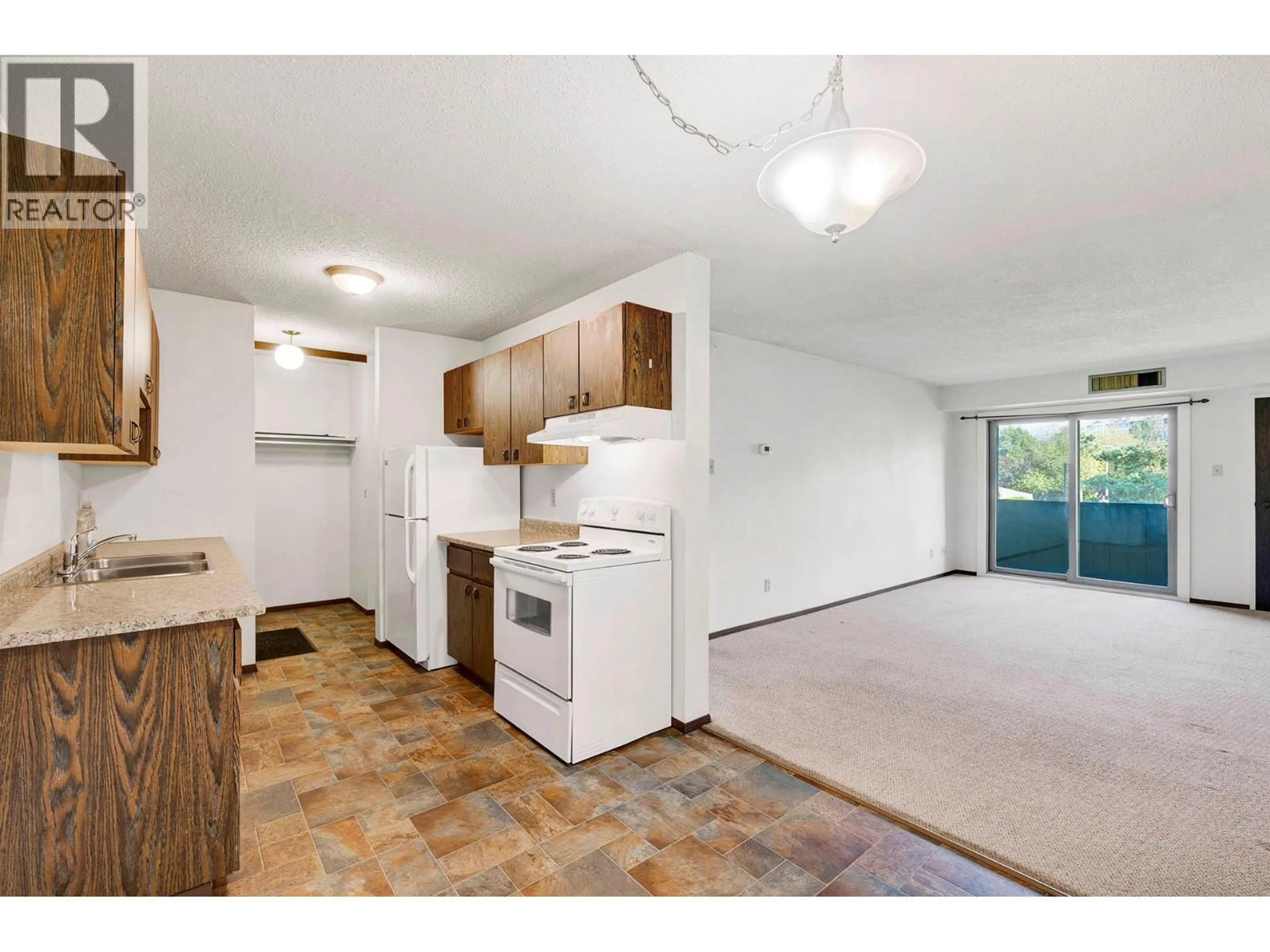 Standard kitchen, unknown for 337 - 245 GORDONHORN CRESCENT, Kamloops British Columbia V2E1G5