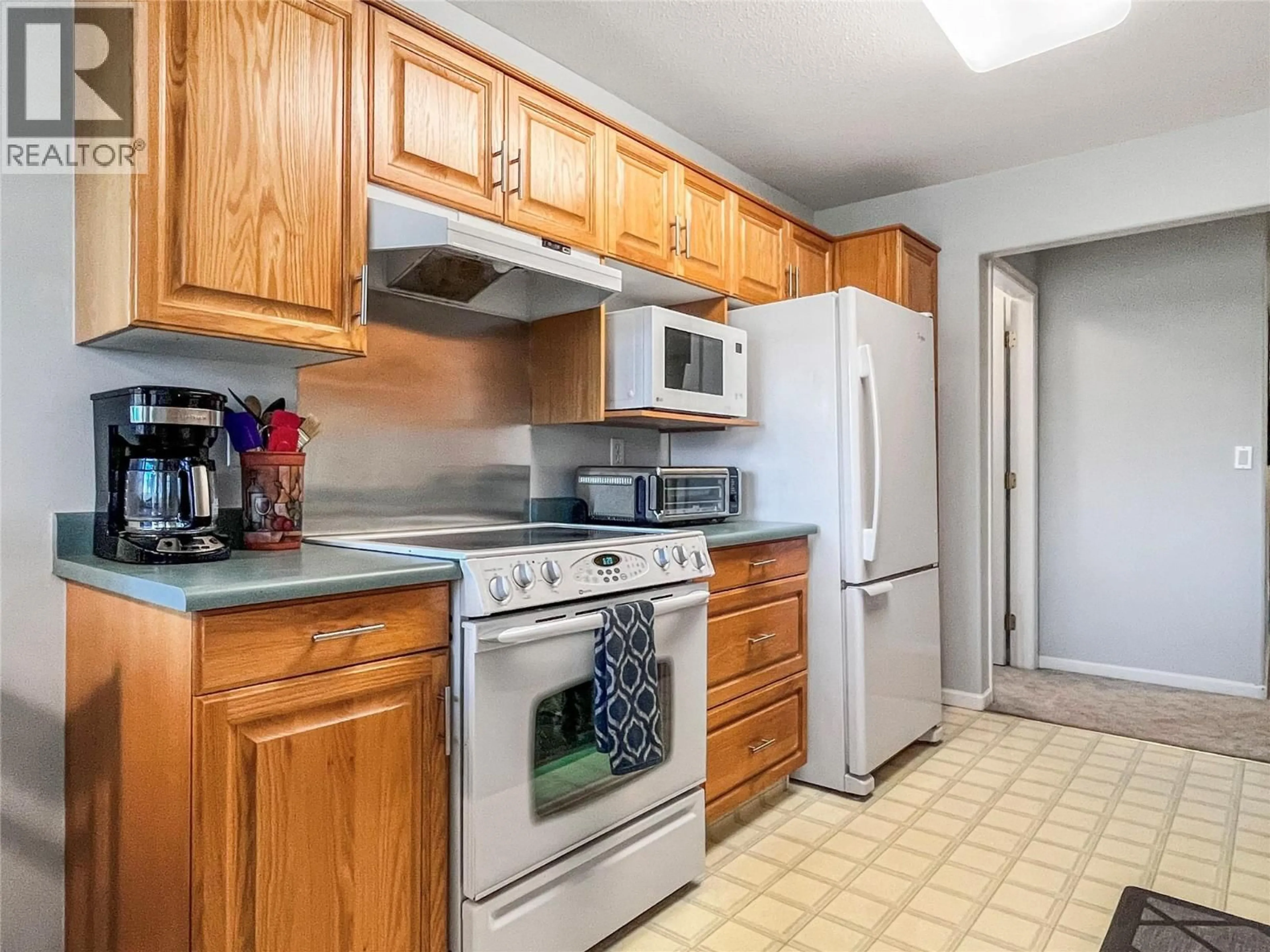 Standard kitchen, unknown for 308 - 940 GLENWOOD AVENUE, Kelowna British Columbia V1Y9P2