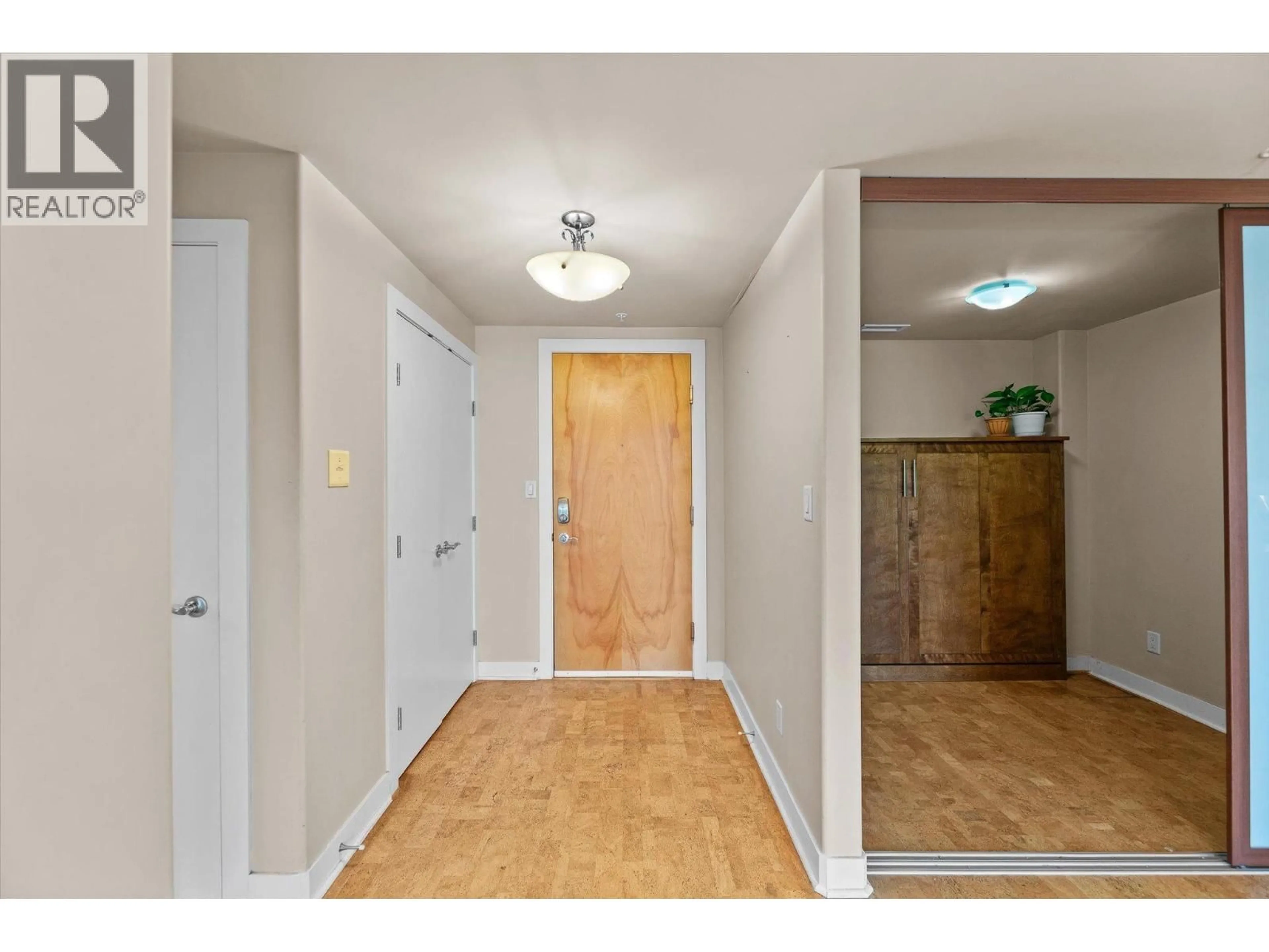 Indoor entryway for 1207 - 1160 BERNARD AVENUE, Kelowna British Columbia V1Y6R2