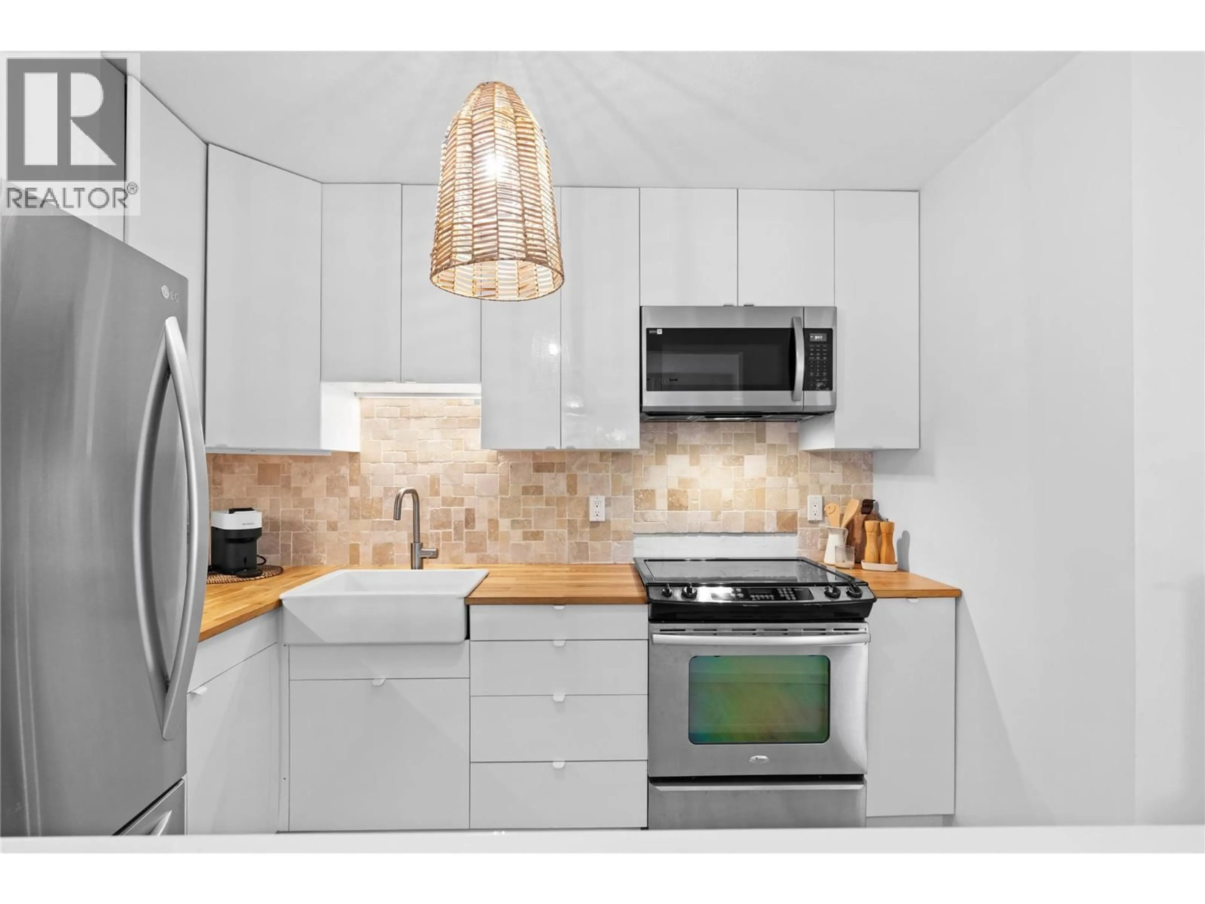 Standard kitchen, unknown for 406 - 3160 DE MONTREUIL COURT, Kelowna British Columbia V1W3W3