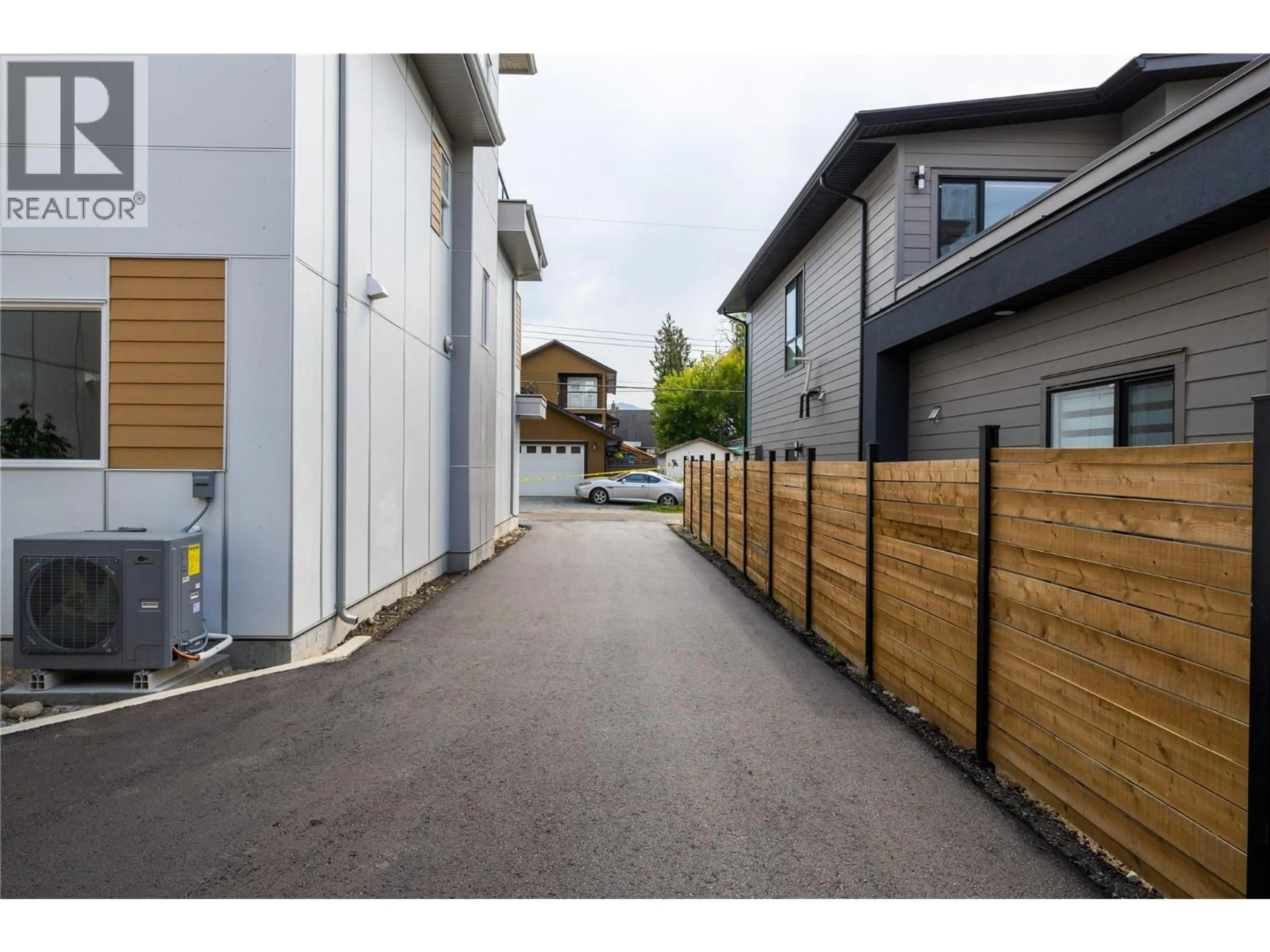Unknown for 763 PATTERSON AVENUE, Kelowna British Columbia V1Y5C9