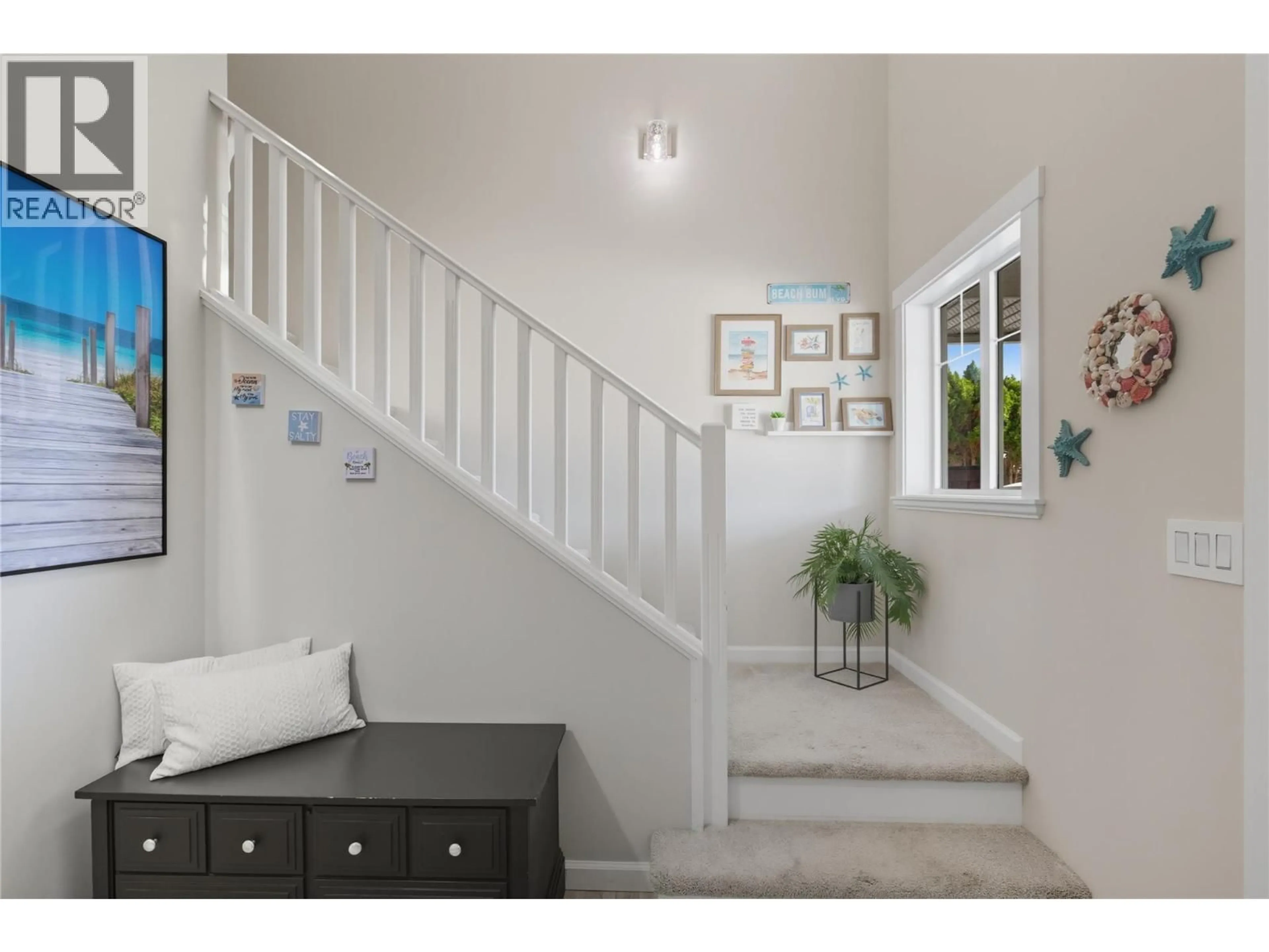 Indoor entryway for 774 MCARTHUR DRIVE, Kamloops British Columbia V2B8L9