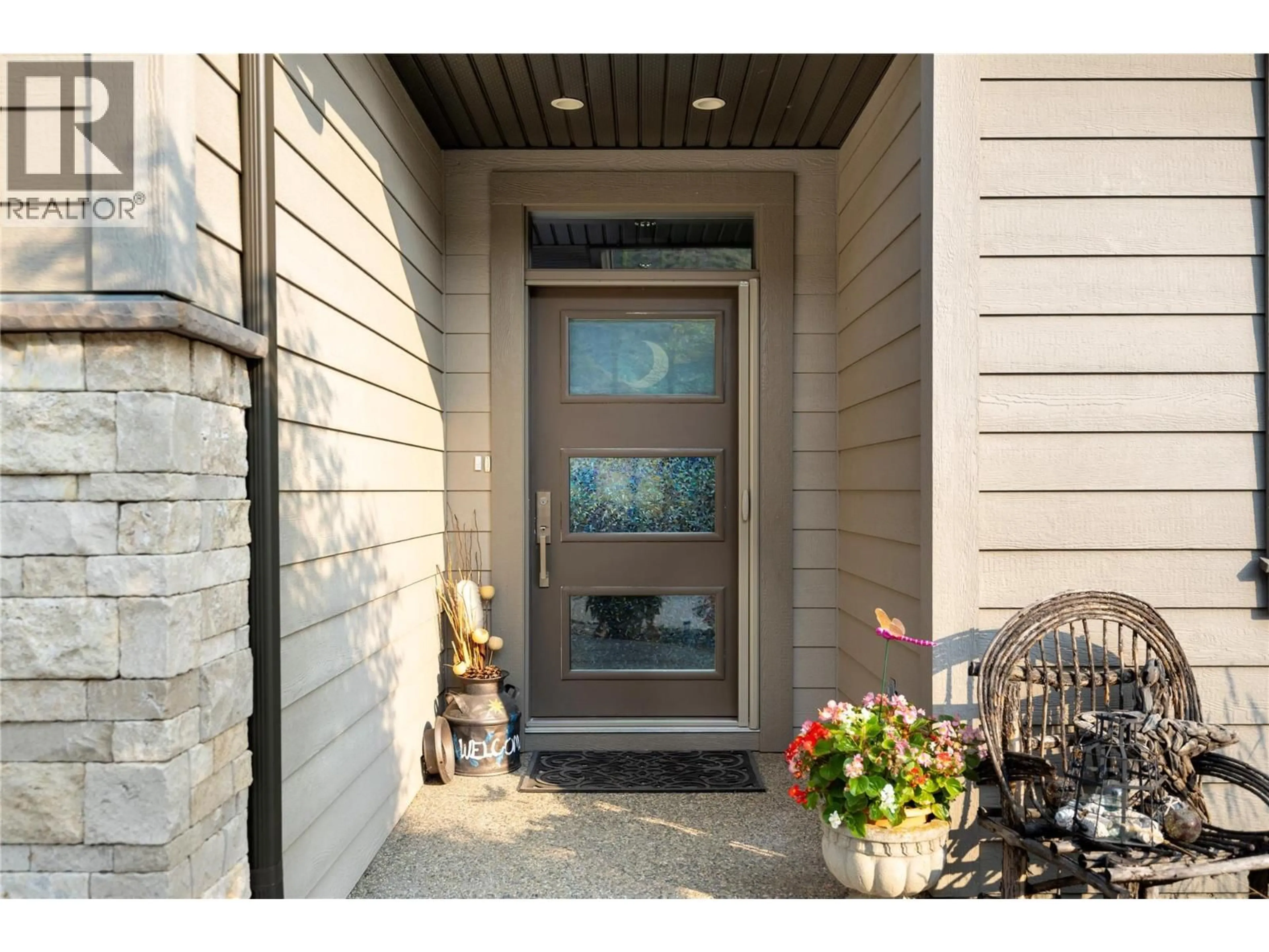 Indoor entryway for 33 - 1404 COPPER MOUNTAIN COURT, Vernon British Columbia V1B3Y7