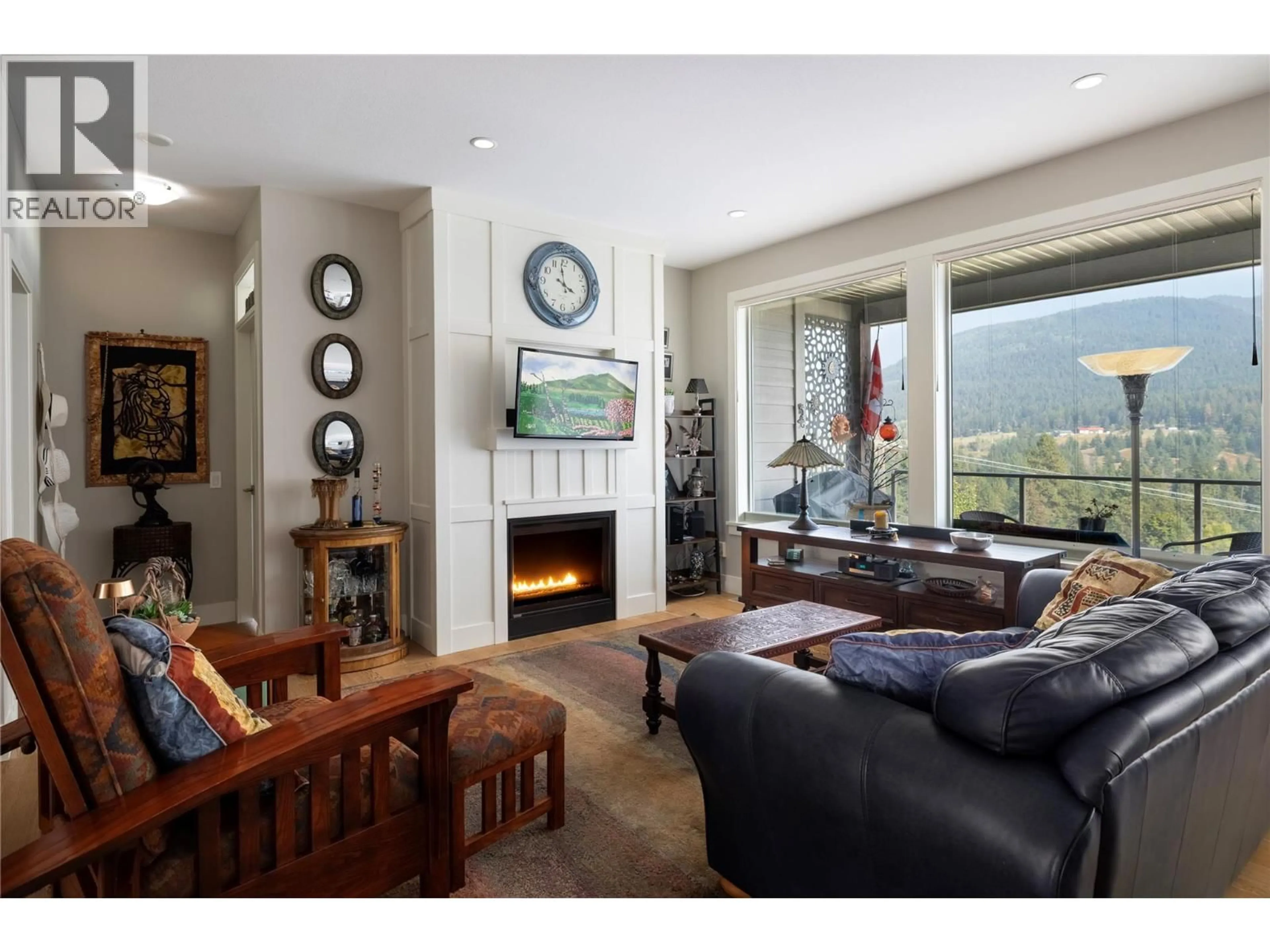 Living room with furniture, unknown for 33 - 1404 COPPER MOUNTAIN COURT, Vernon British Columbia V1B3Y7