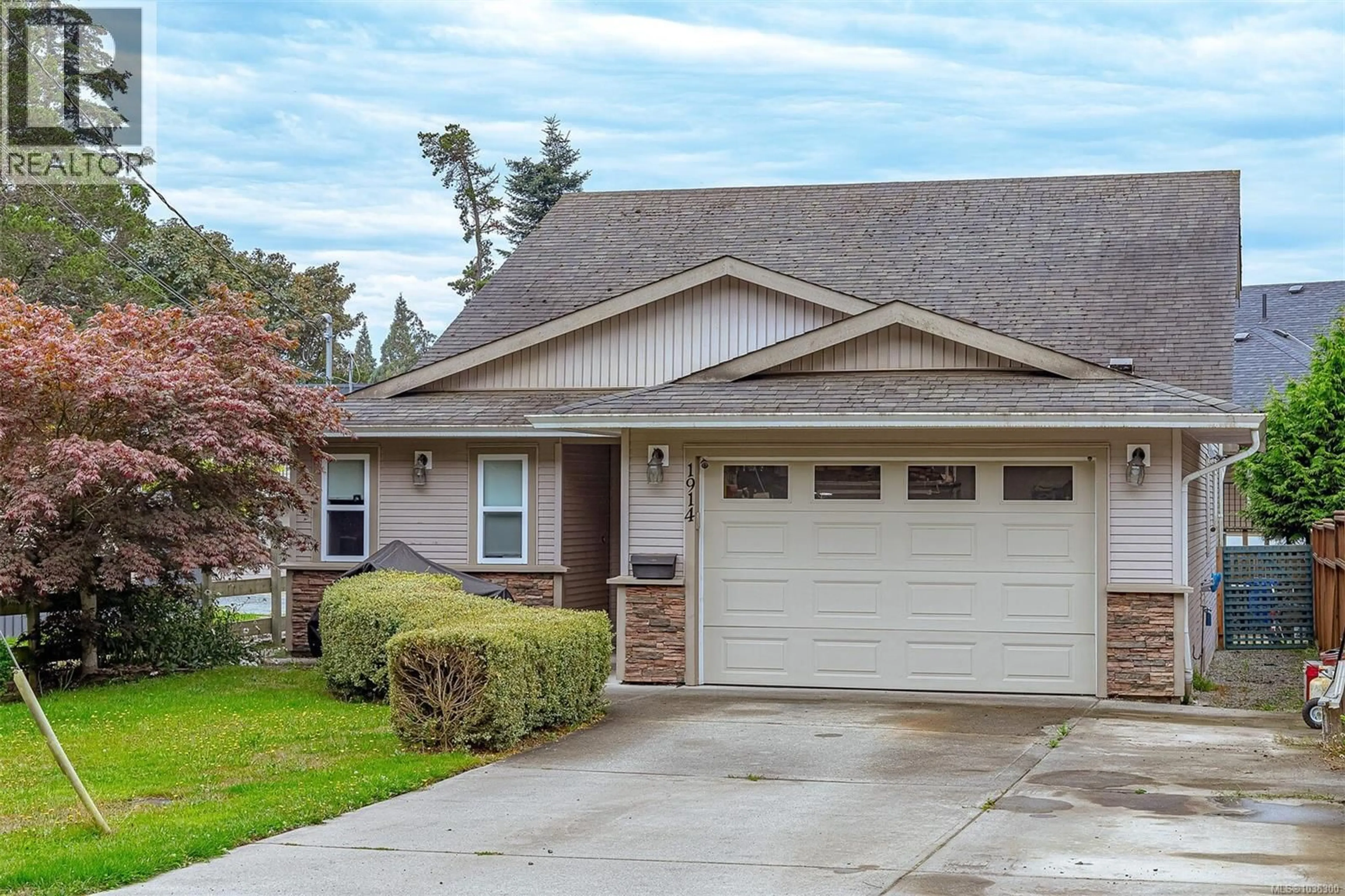Home with vinyl exterior material, street for 1914 MAPLE AVENUE SOUTH, Sooke British Columbia V9Z0N9