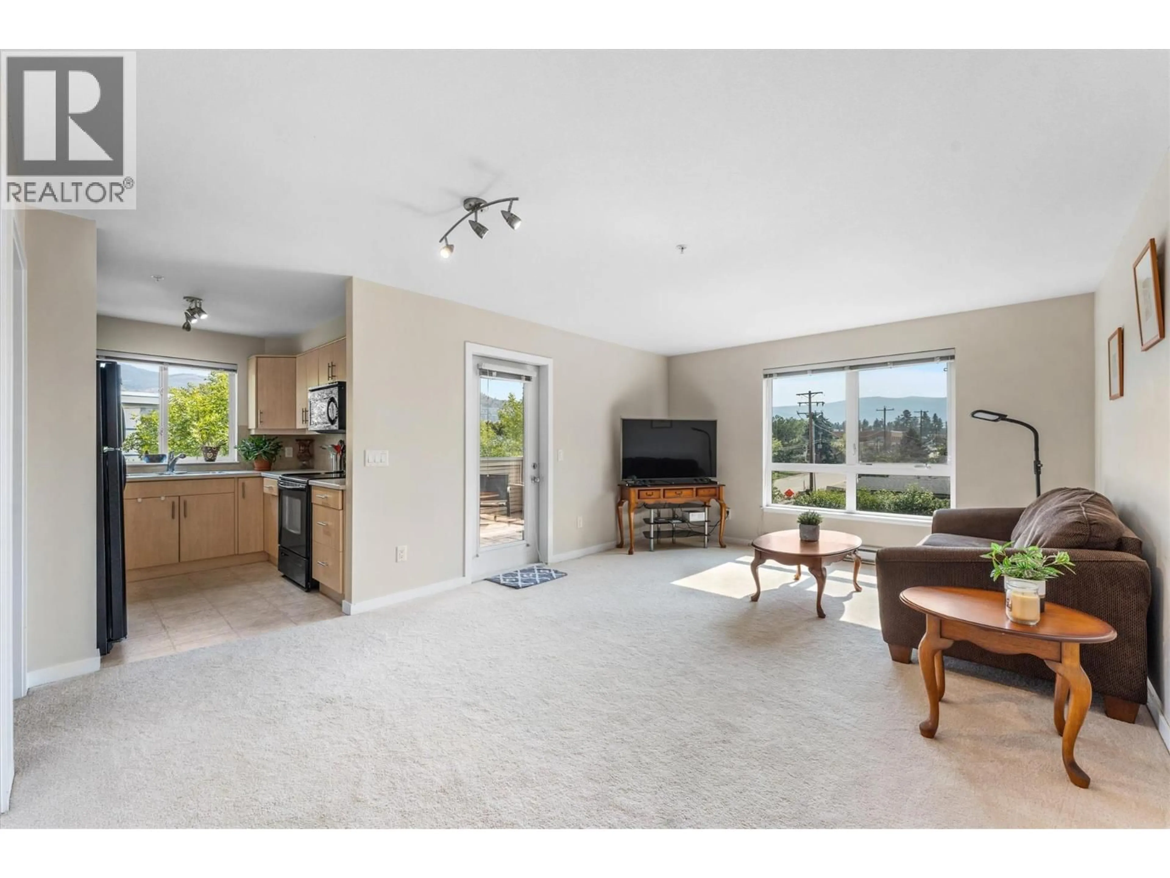 Living room with furniture, unknown for 3109 - 325 MCINTOSH ROAD, Kelowna British Columbia V1X2C6