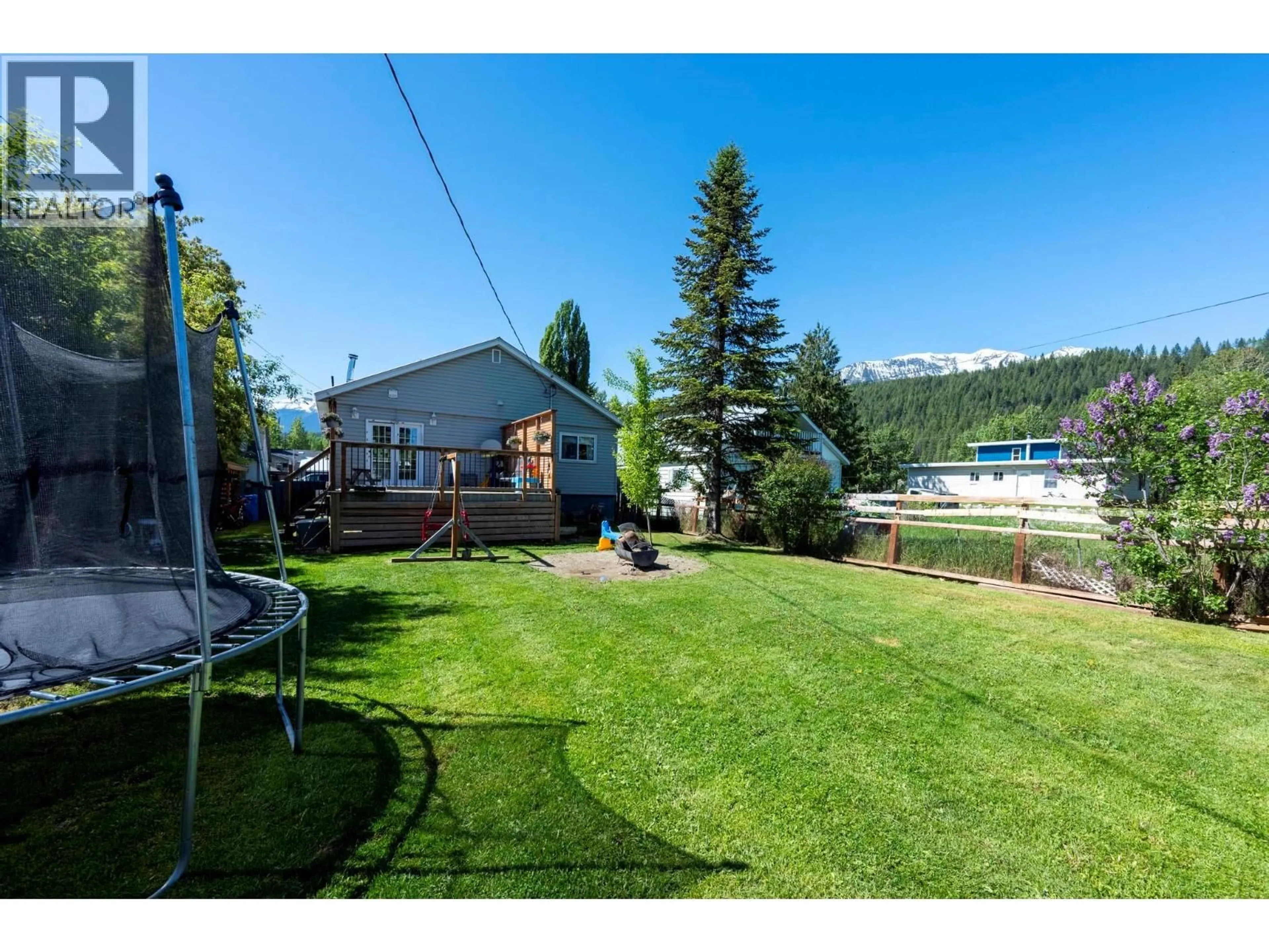 A pic from outside/outdoor area/front of a property/back of a property/a pic from drone, water/lake/river/ocean view for 511 11TH STREET, Golden British Columbia V0A1H2