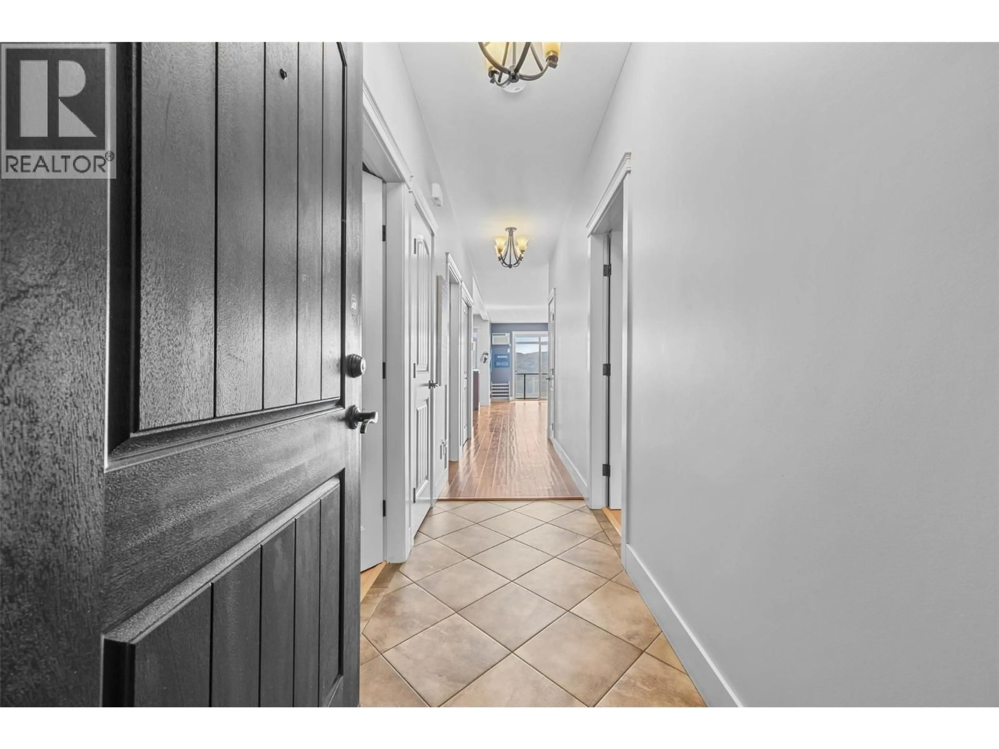 Indoor entryway for 236 - 4350 PONDEROSA DRIVE, Peachland British Columbia V0H1X5