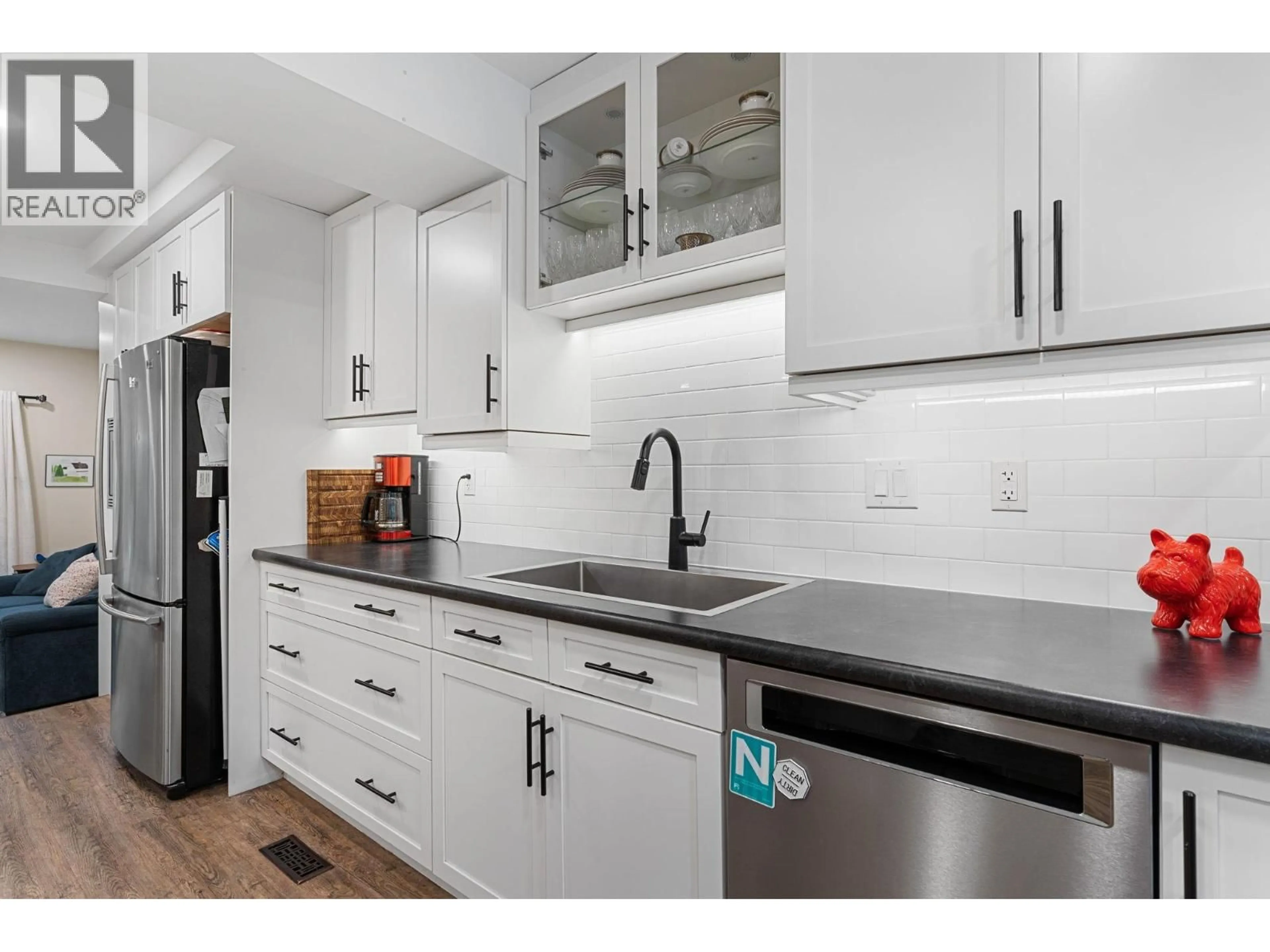 Open concept kitchen, ceramic/tile floor for 111 - 1995 BURTCH ROAD, Kelowna British Columbia V1Y4B4