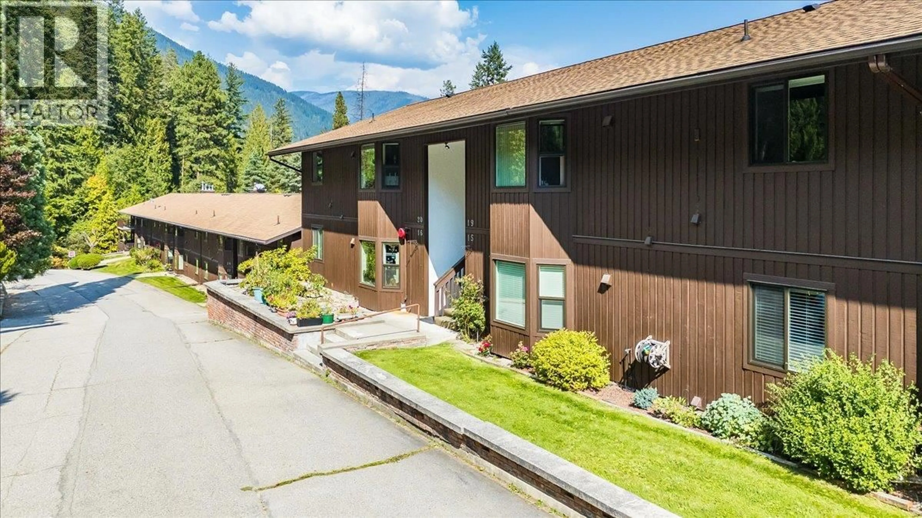 Home with vinyl exterior material, mountain view for 15 - 1691 3A HIGHWAY, Nelson British Columbia V1L6J8