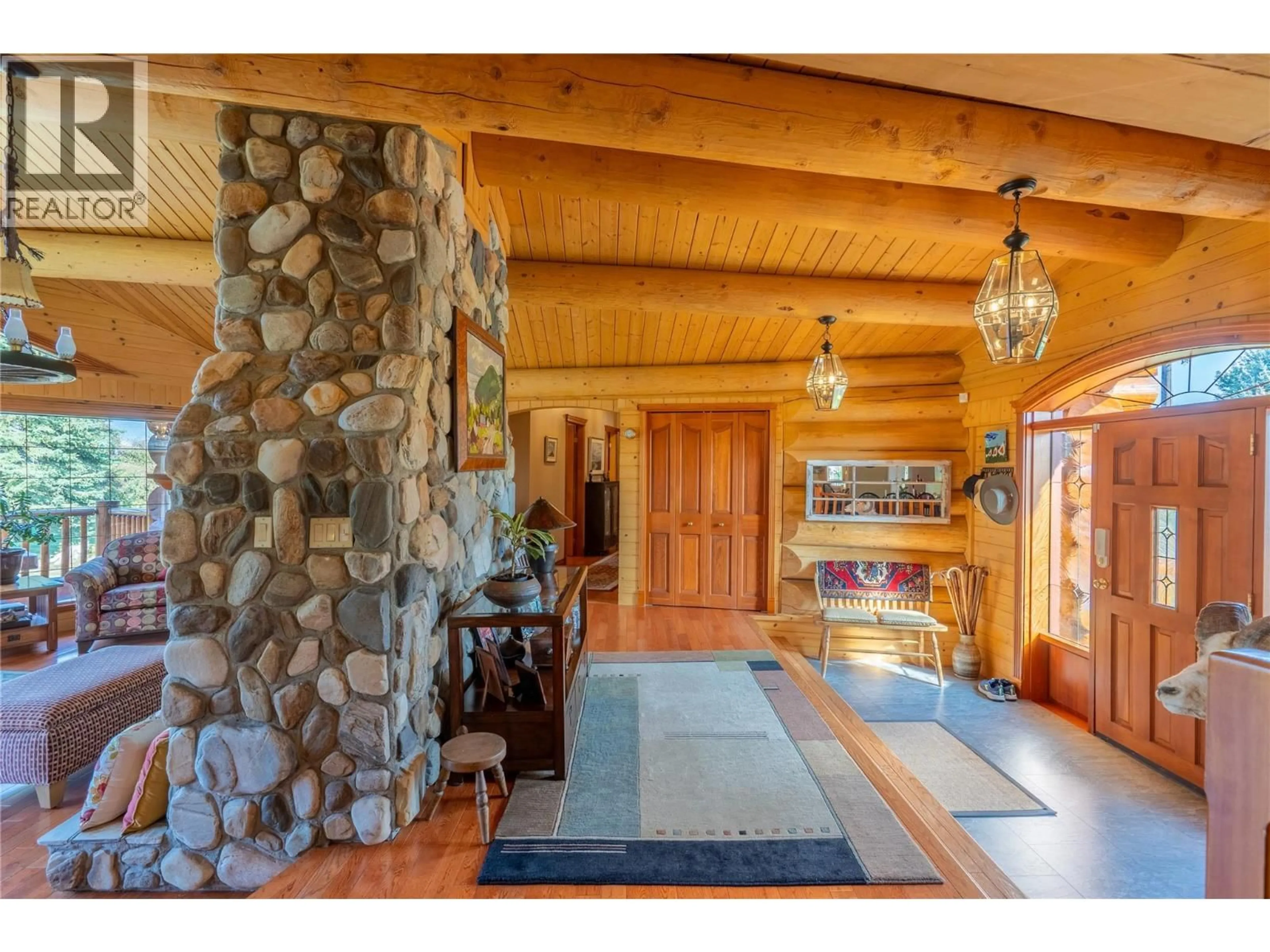Indoor entryway for 3486 DAVY ROAD, Grand Forks British Columbia V0H1H2