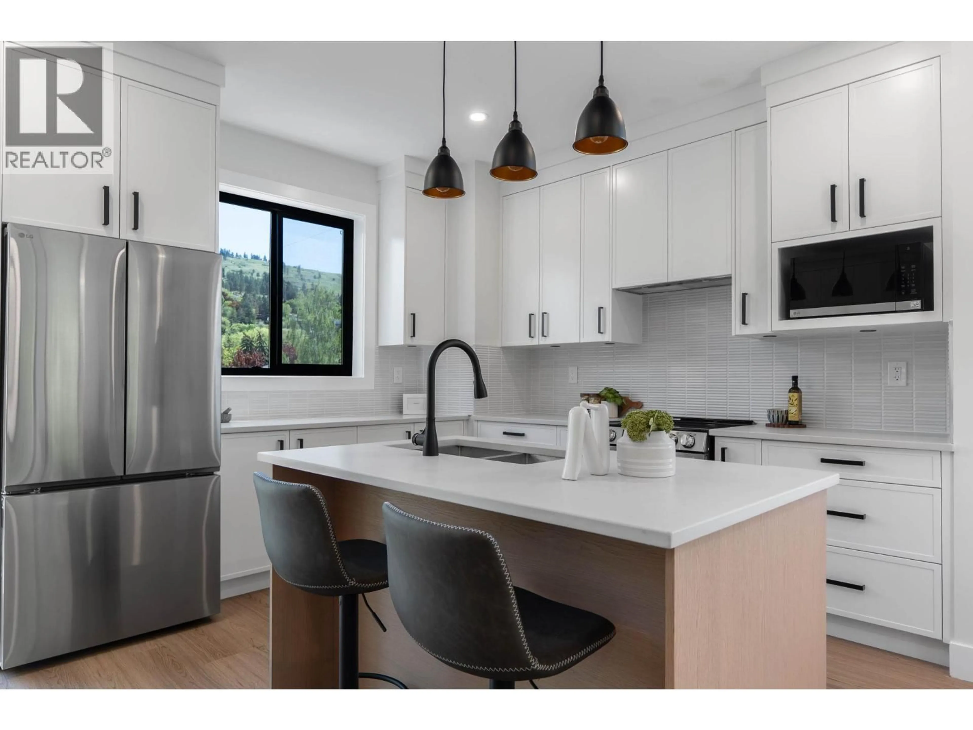 Contemporary kitchen, ceramic/tile floor for 4 - 3590 REDECOPP ROAD, Lake Country British Columbia V4V1X5