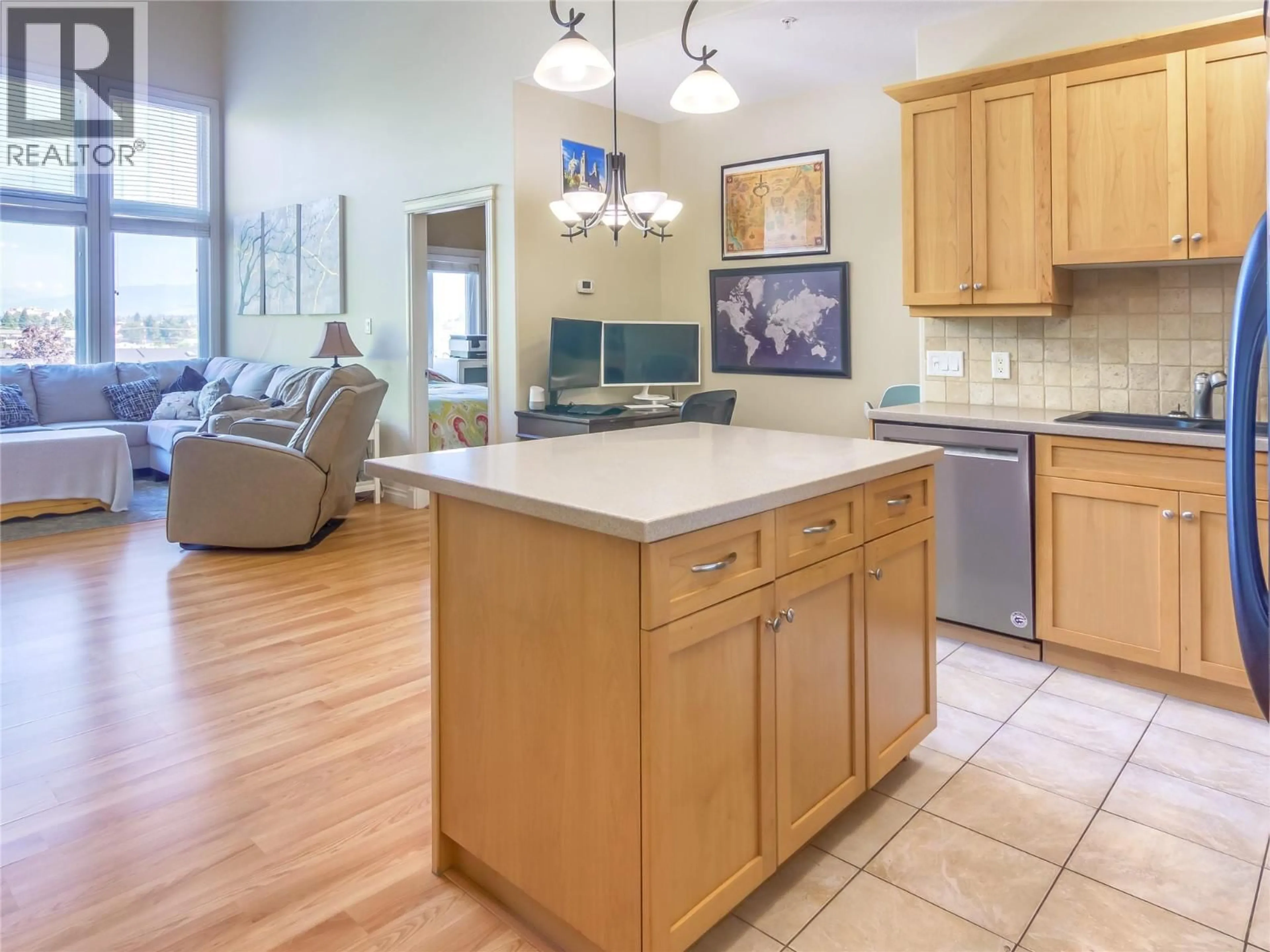 Open concept kitchen, unknown for 407 - 3311 WILSON STREET, Penticton British Columbia V2A8J3