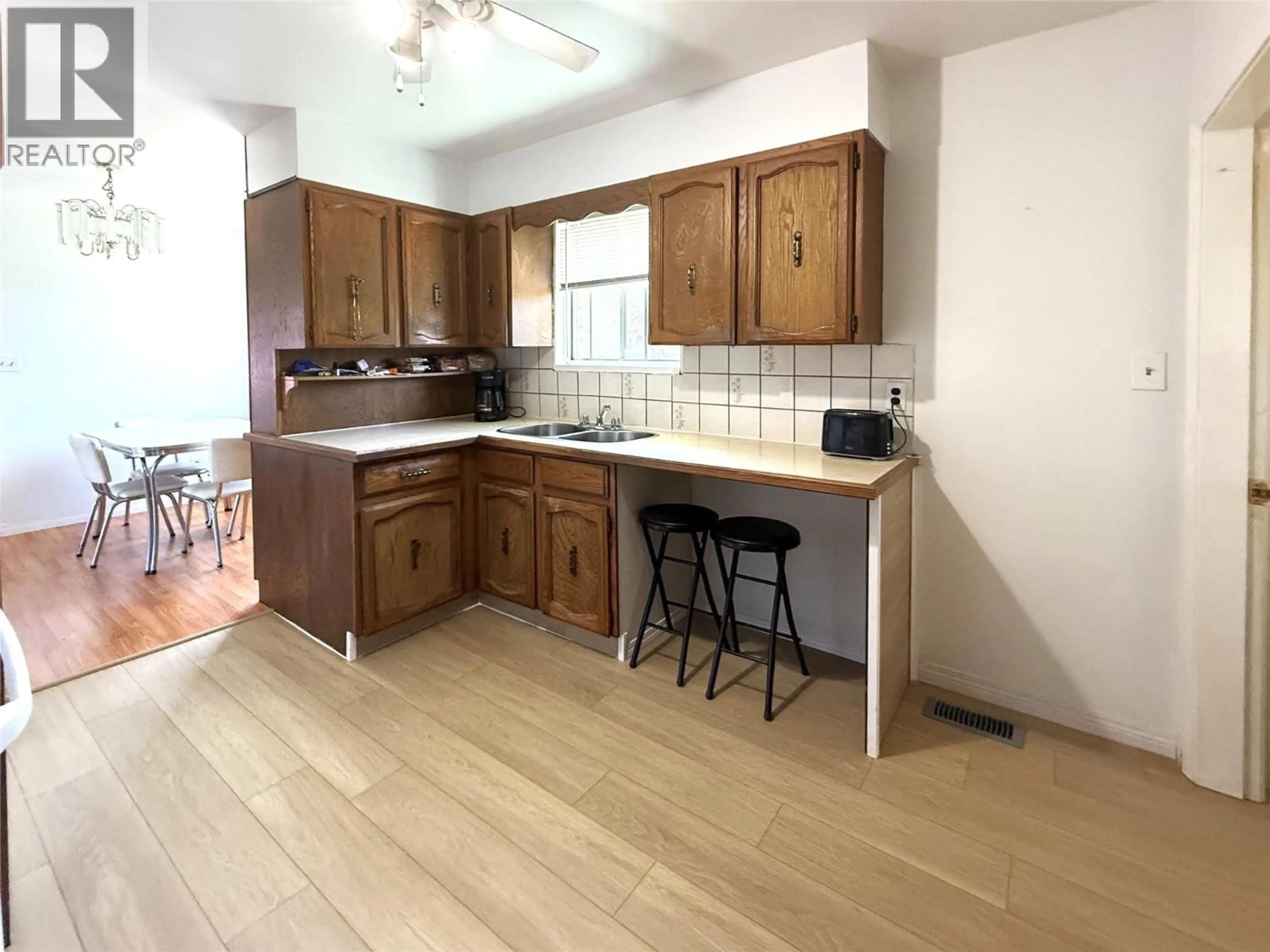 Standard kitchen, unknown for 1359 HAMILTON STREET, Kamloops British Columbia V2B2V3