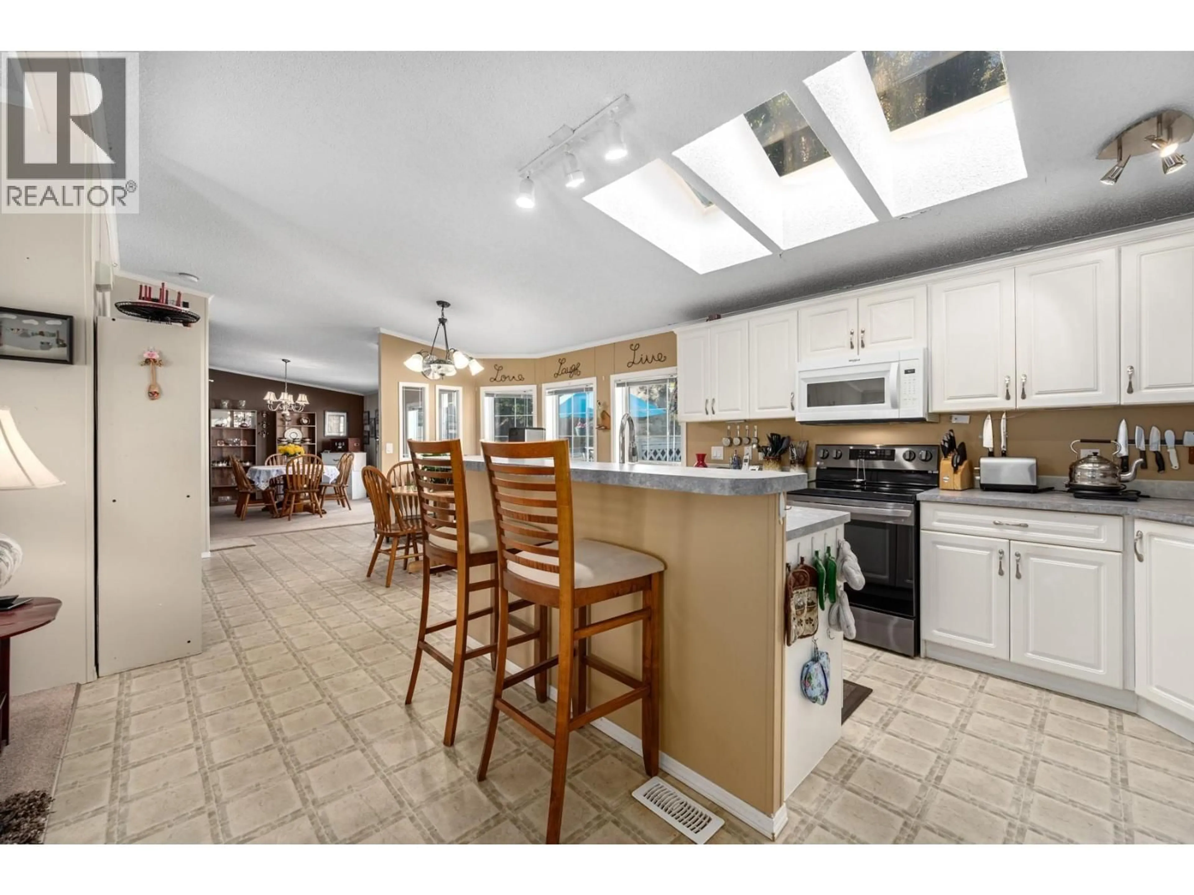 Open concept kitchen, ceramic/tile floor for 34 - 1098 HOUSTON STREET, Merritt British Columbia V1K1C3