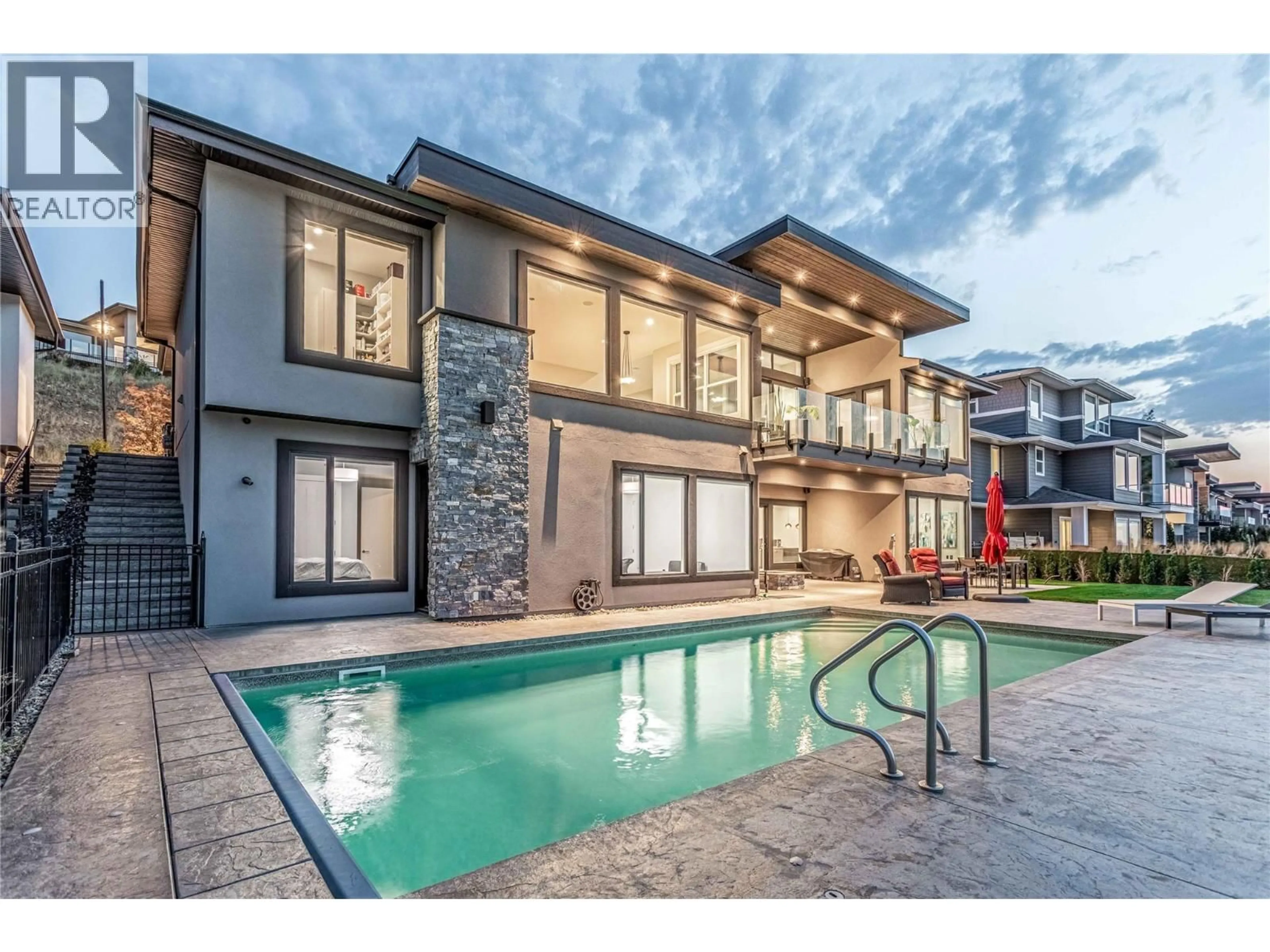Pool for 1050 LEDGEVIEW COURT, Kelowna British Columbia V1W5M6
