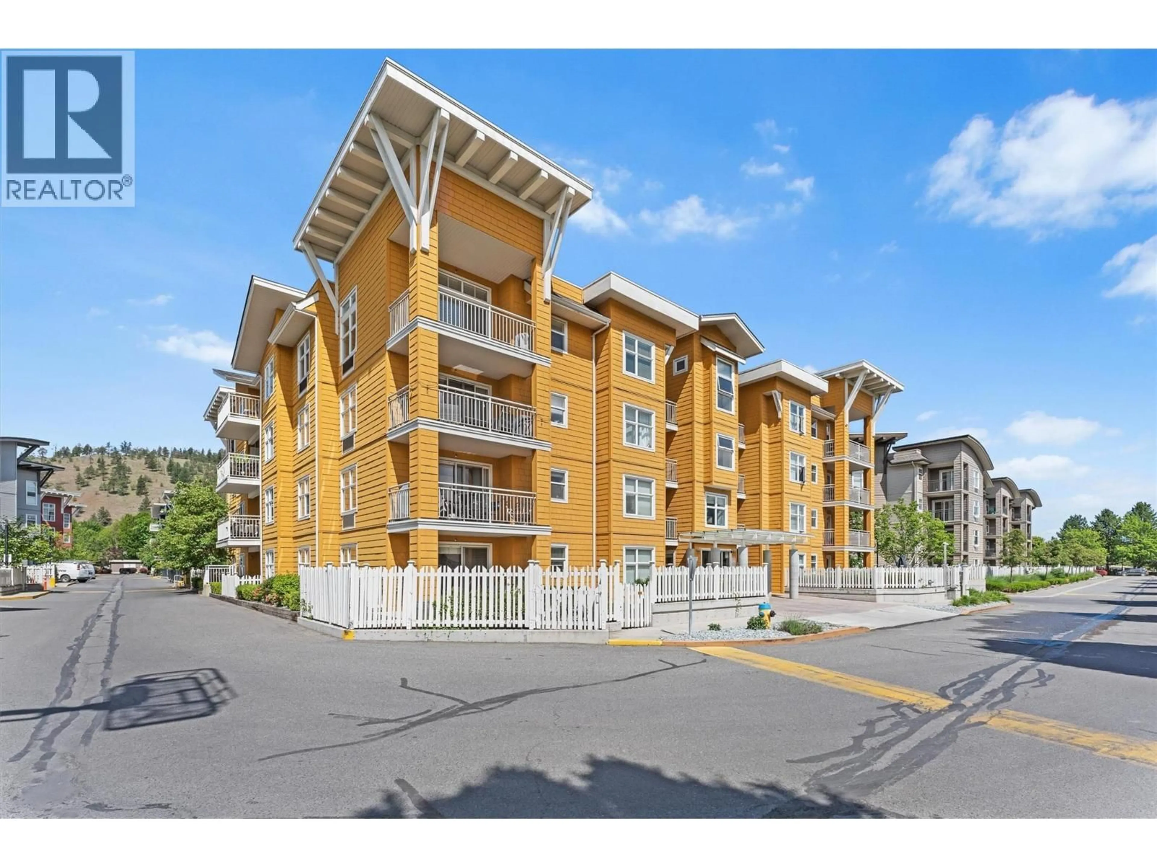 Unknown for 404 - 571 YATES ROAD, Kelowna British Columbia V1V2V5
