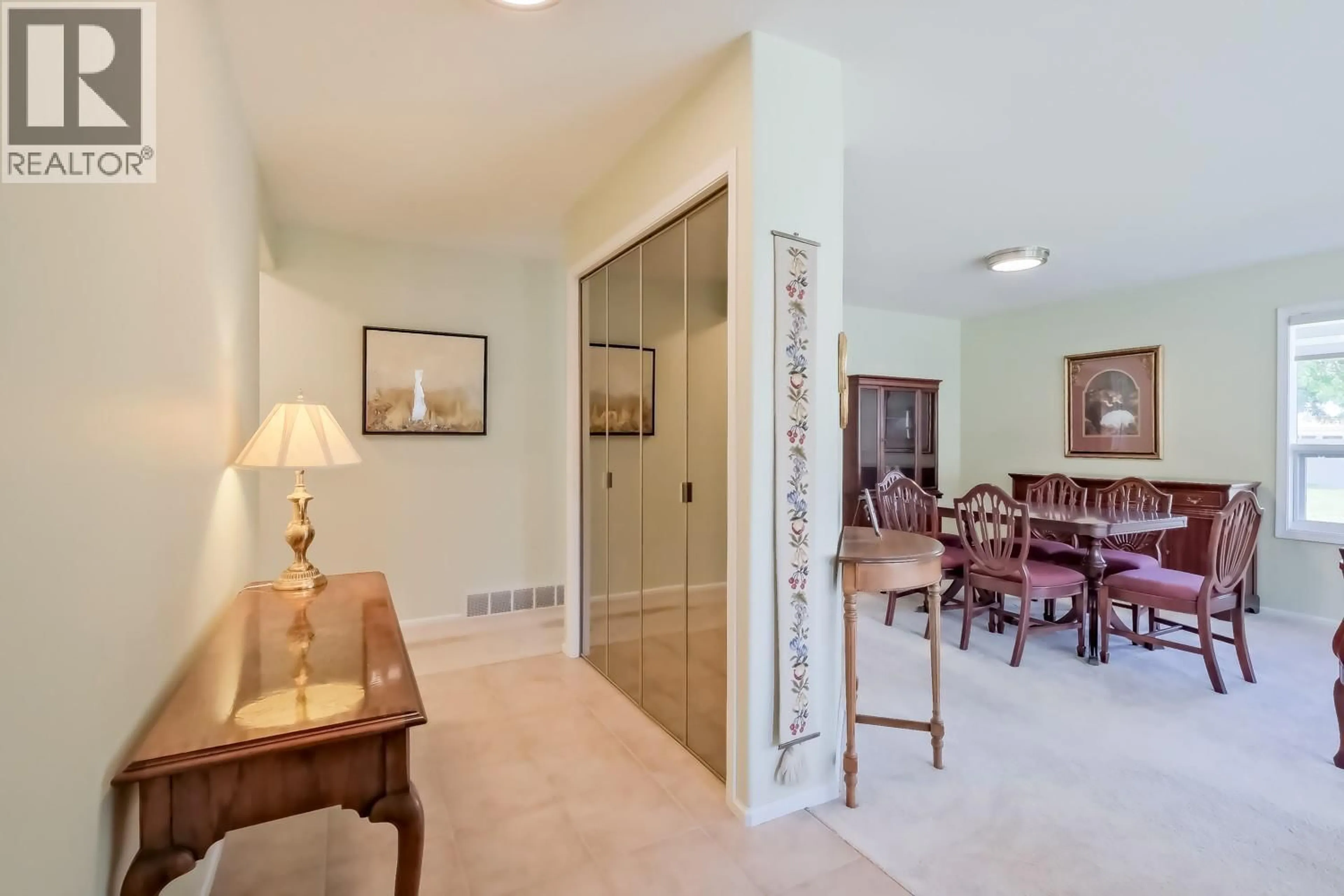 Indoor foyer for 143 - 3333 SOUTH MAIN STREET, Penticton British Columbia V2A8J8