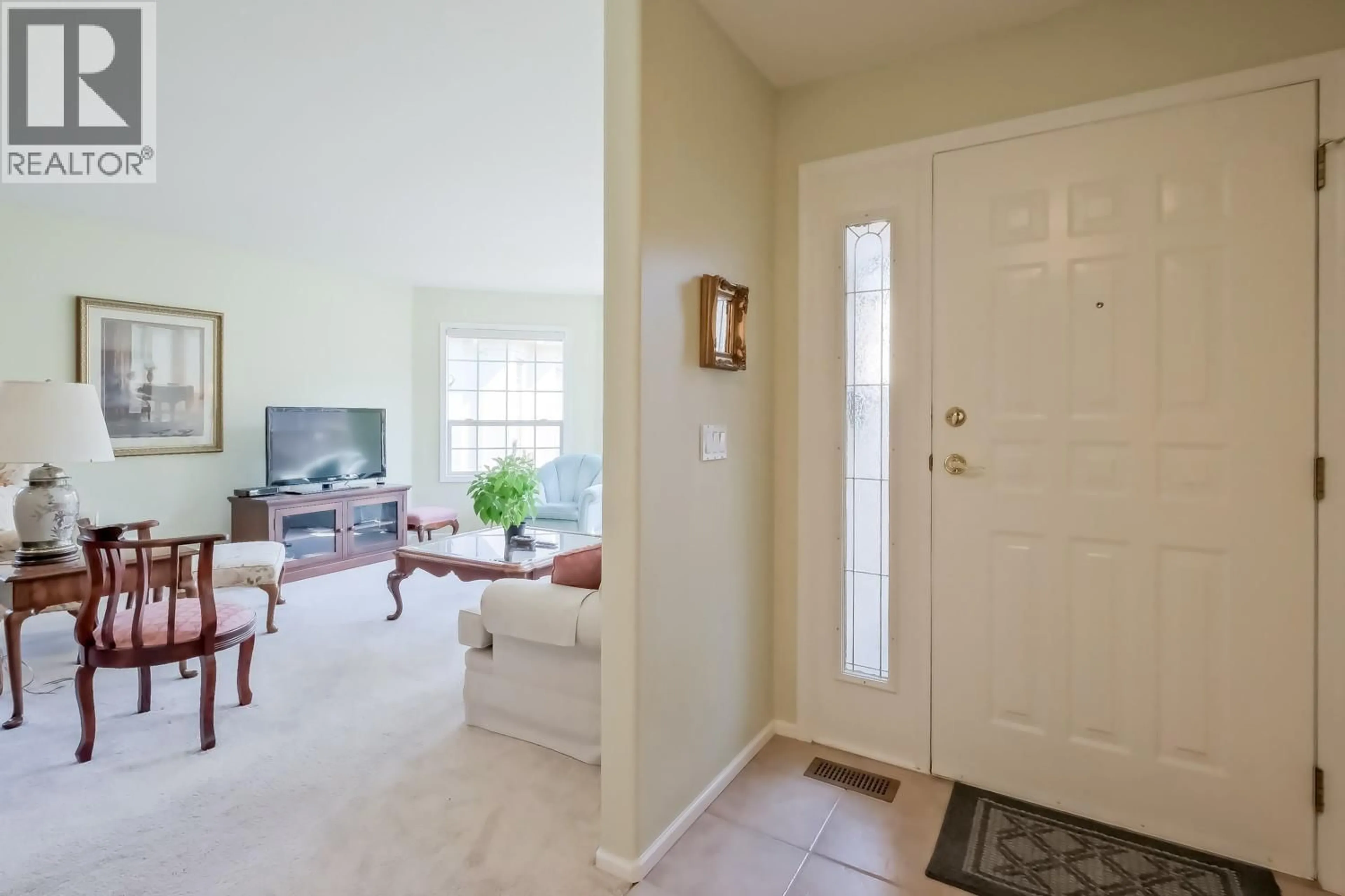 Indoor entryway for 143 - 3333 SOUTH MAIN STREET, Penticton British Columbia V2A8J8