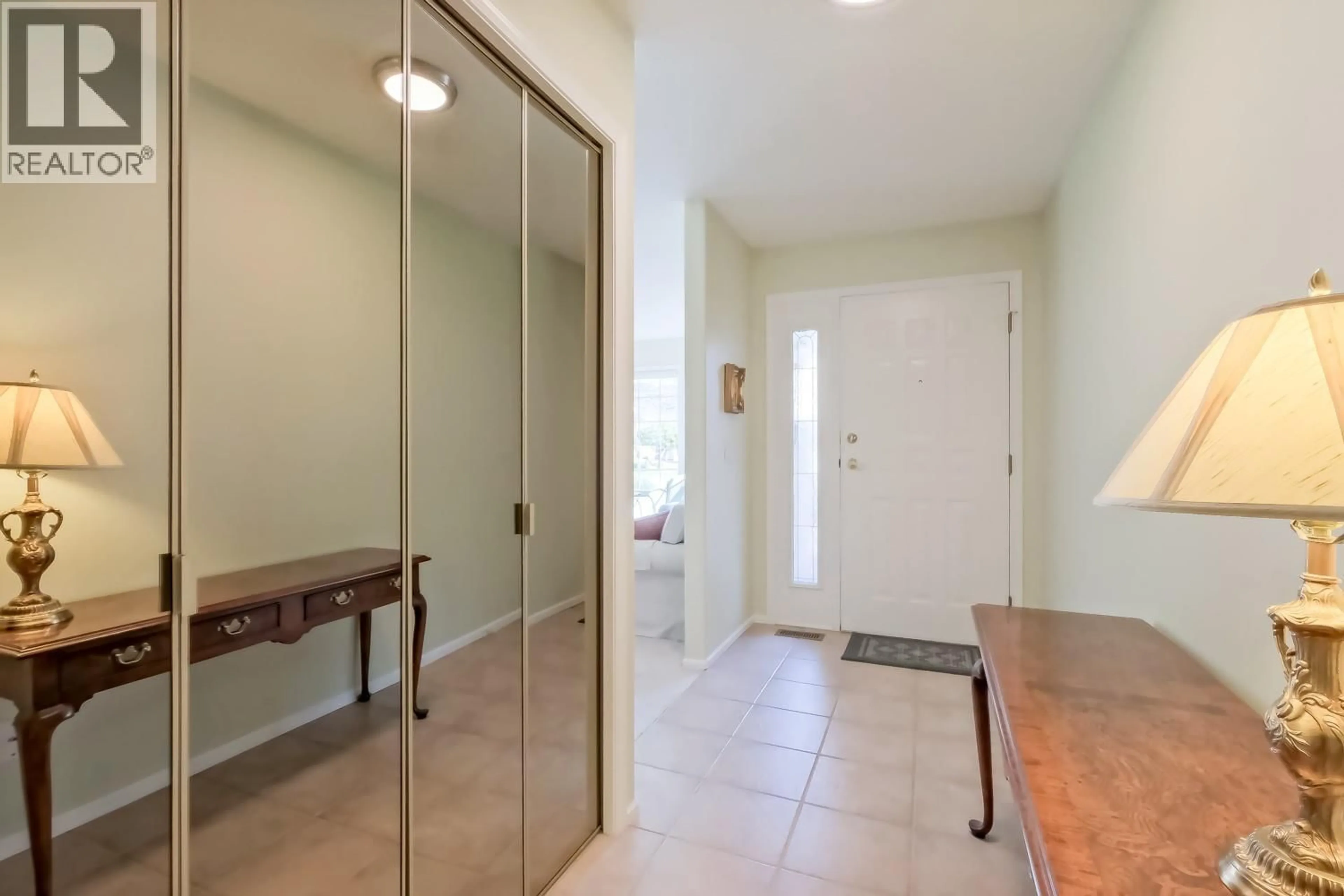 Indoor entryway for 143 - 3333 SOUTH MAIN STREET, Penticton British Columbia V2A8J8