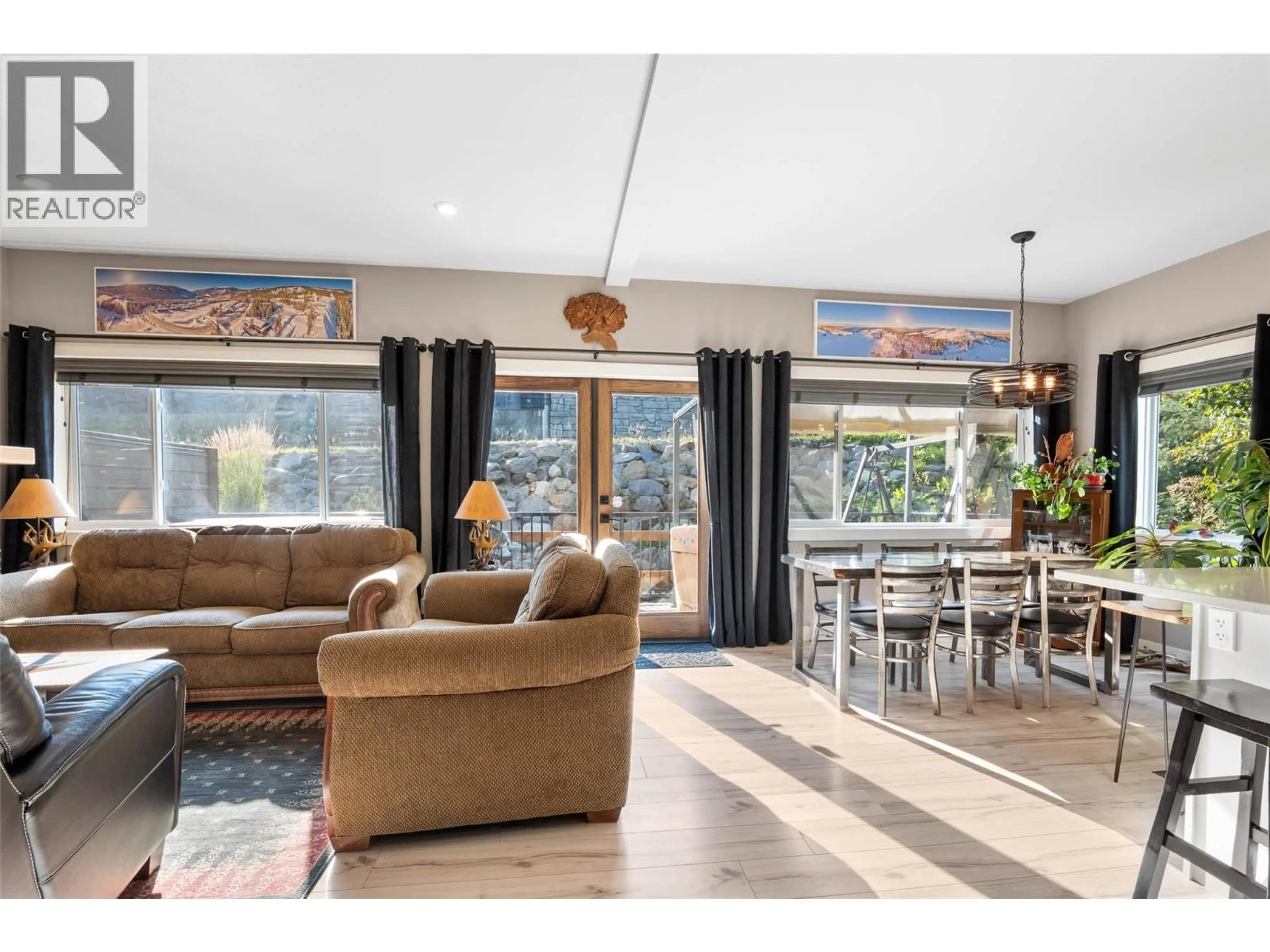 Living room with furniture, wood/laminate floor for 4 - 1305 BURFIELD DRIVE, Sun Peaks British Columbia V0E5N0
