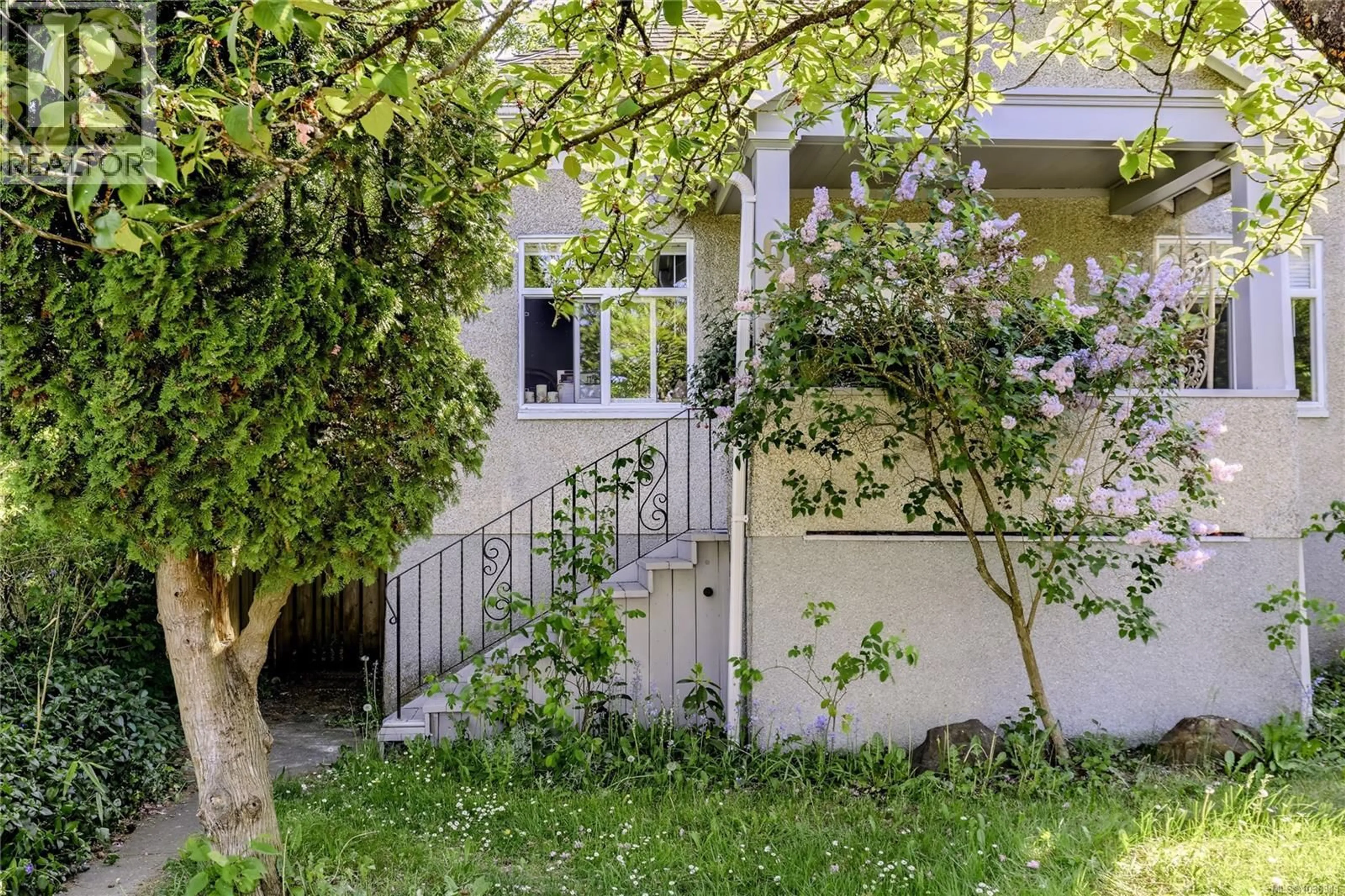 Patio, street for 633 PRIDEAUX STREET, Nanaimo British Columbia V9R2N9