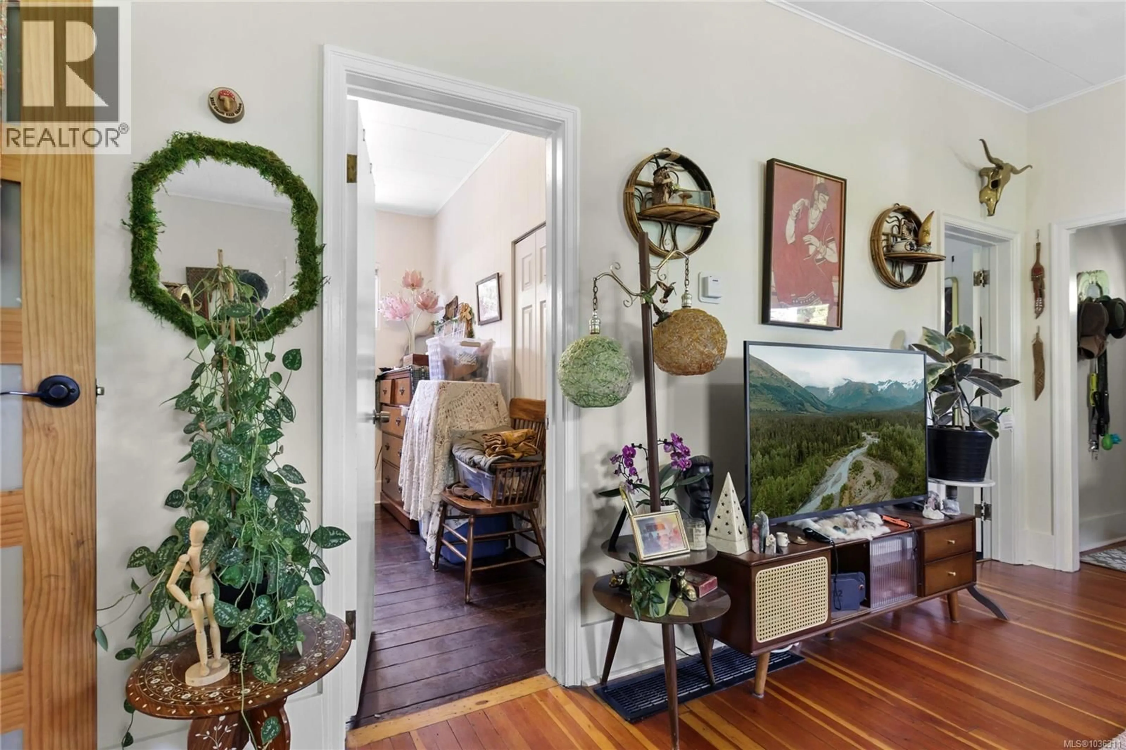 Indoor entryway for 633 PRIDEAUX STREET, Nanaimo British Columbia V9R2N9