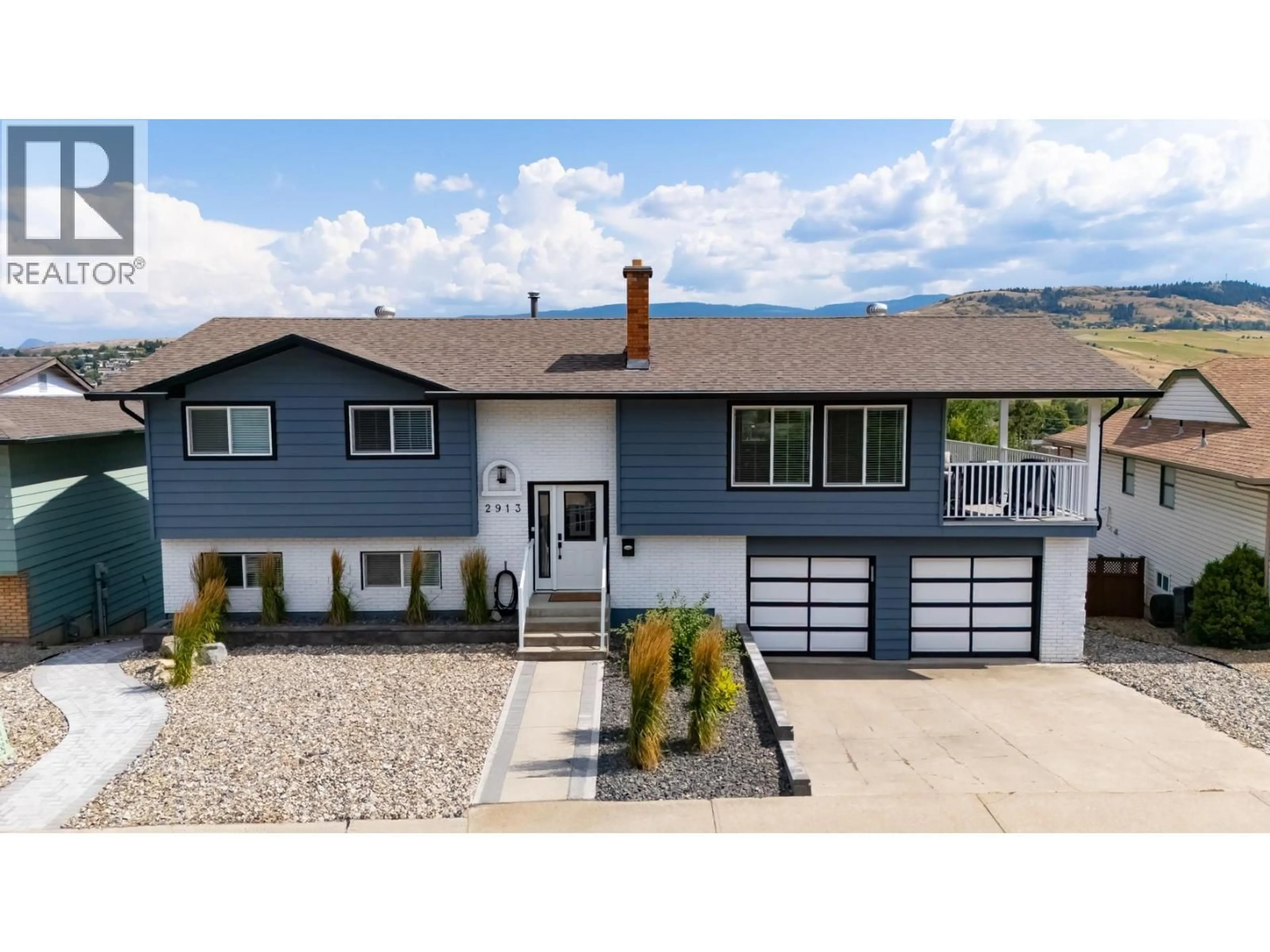 Home with vinyl exterior material, street for 2913 PROSPECT DRIVE, Vernon British Columbia V1T8J2