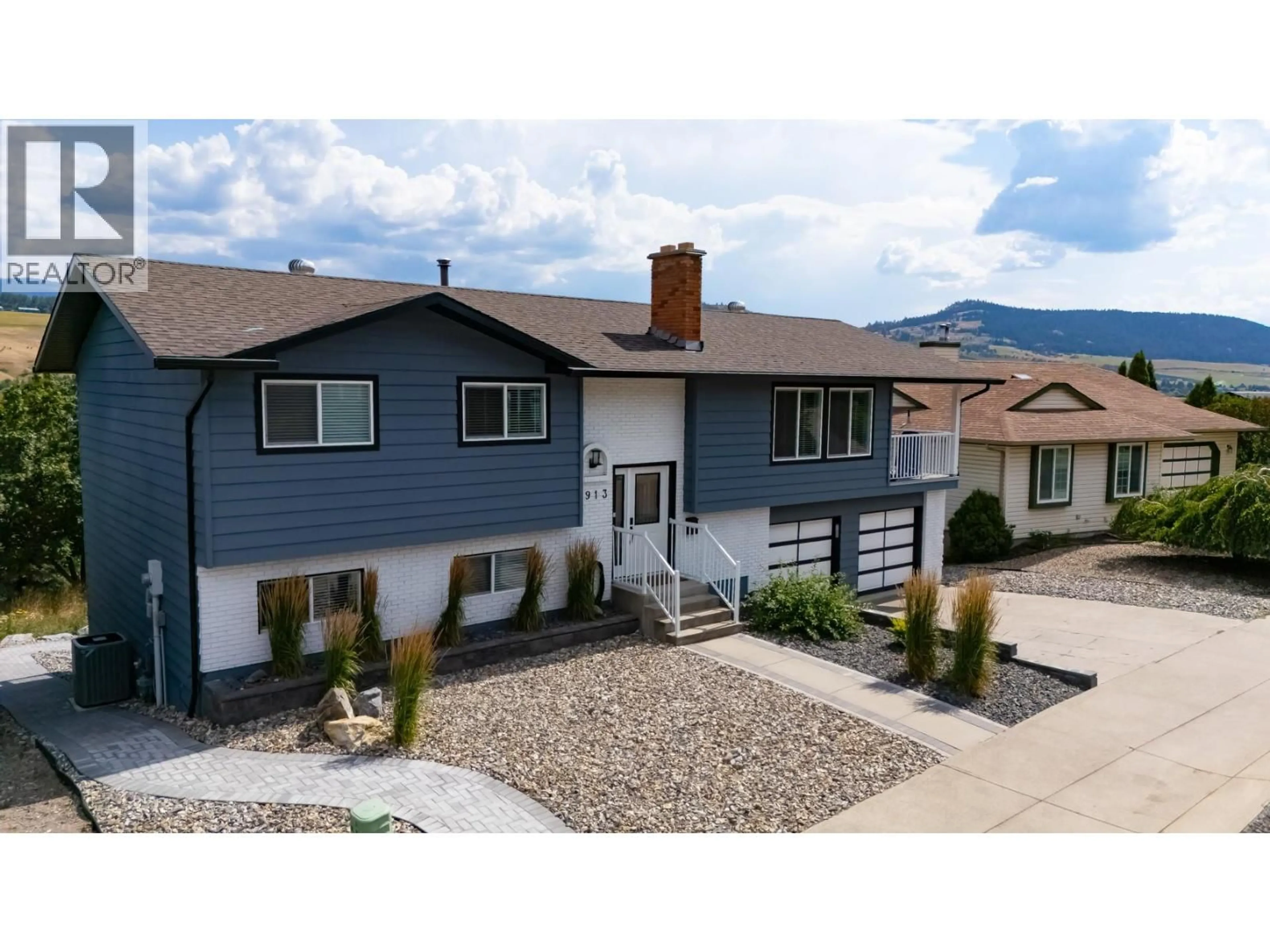 Home with vinyl exterior material, mountain view for 2913 PROSPECT DRIVE, Vernon British Columbia V1T8J2