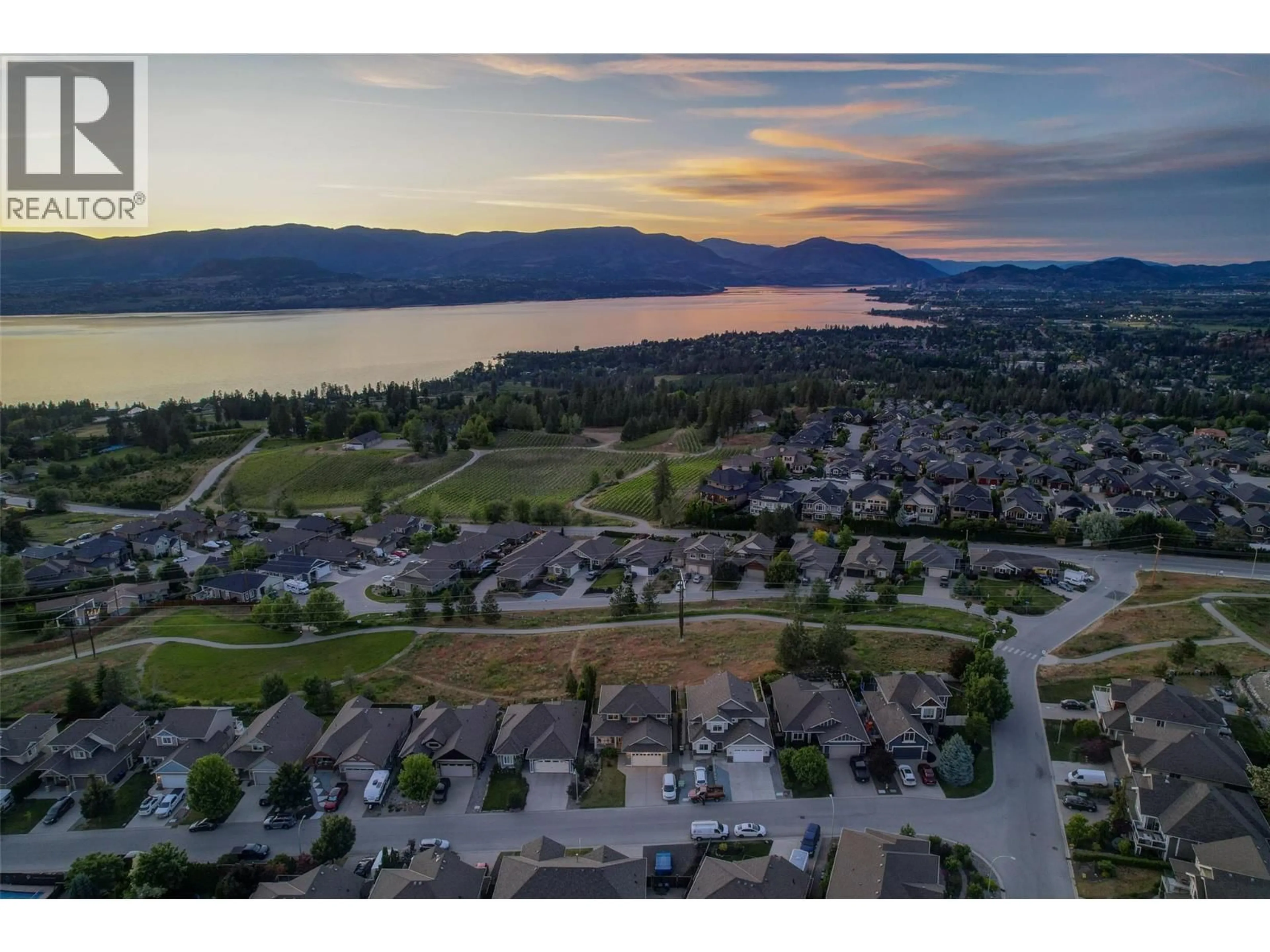 A pic from outside/outdoor area/front of a property/back of a property/a pic from drone, water/lake/river/ocean view for 624 LEFEVERE AVENUE, Kelowna British Columbia V1W5G7