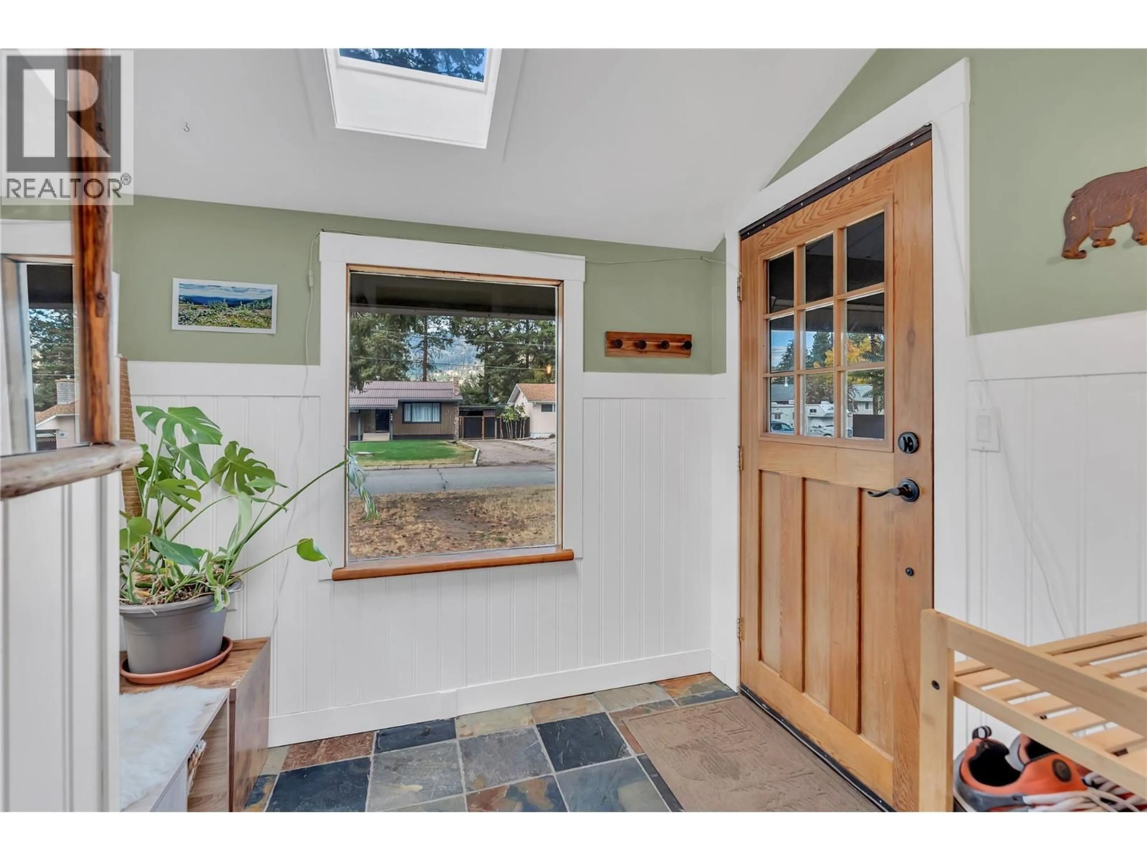 Indoor entryway for 105 GROVE STREET, Princeton British Columbia V0X1W0