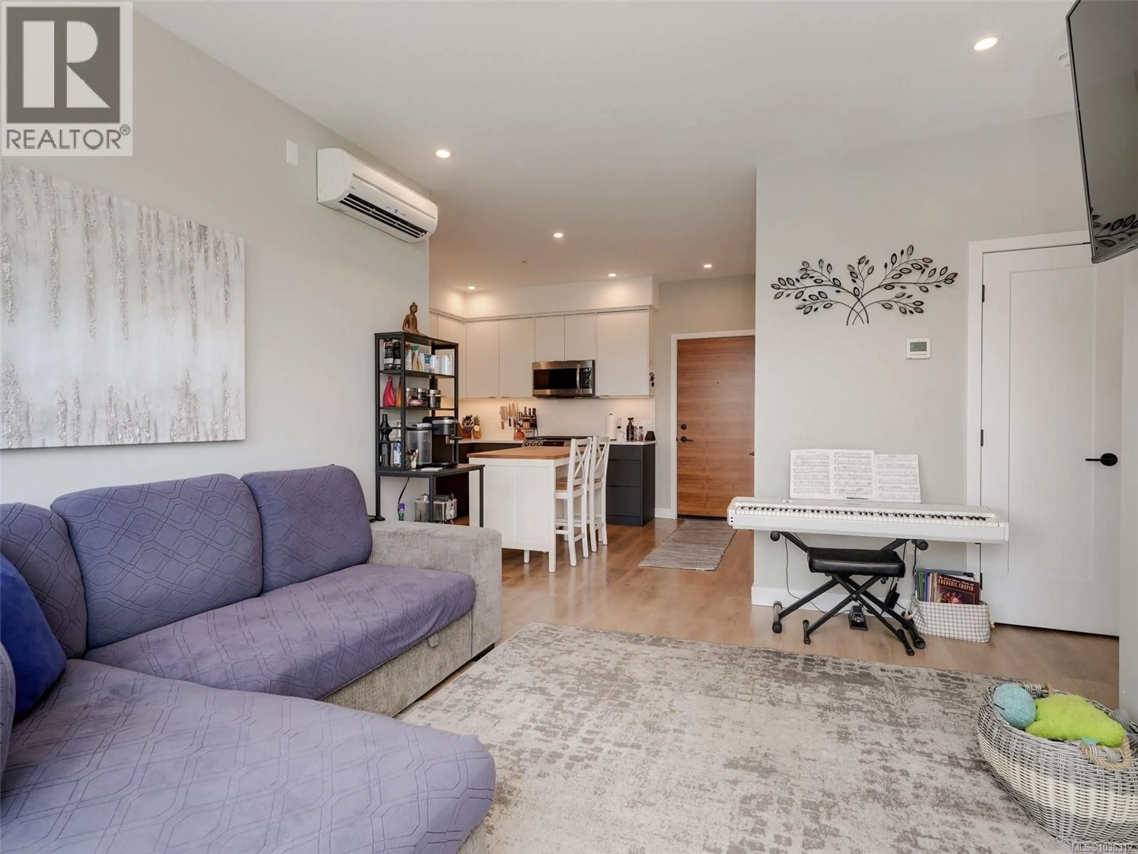 Living room with furniture, unknown for 605 - 967 WHIRLAWAY CRESCENT, Langford British Columbia V9B0Y1