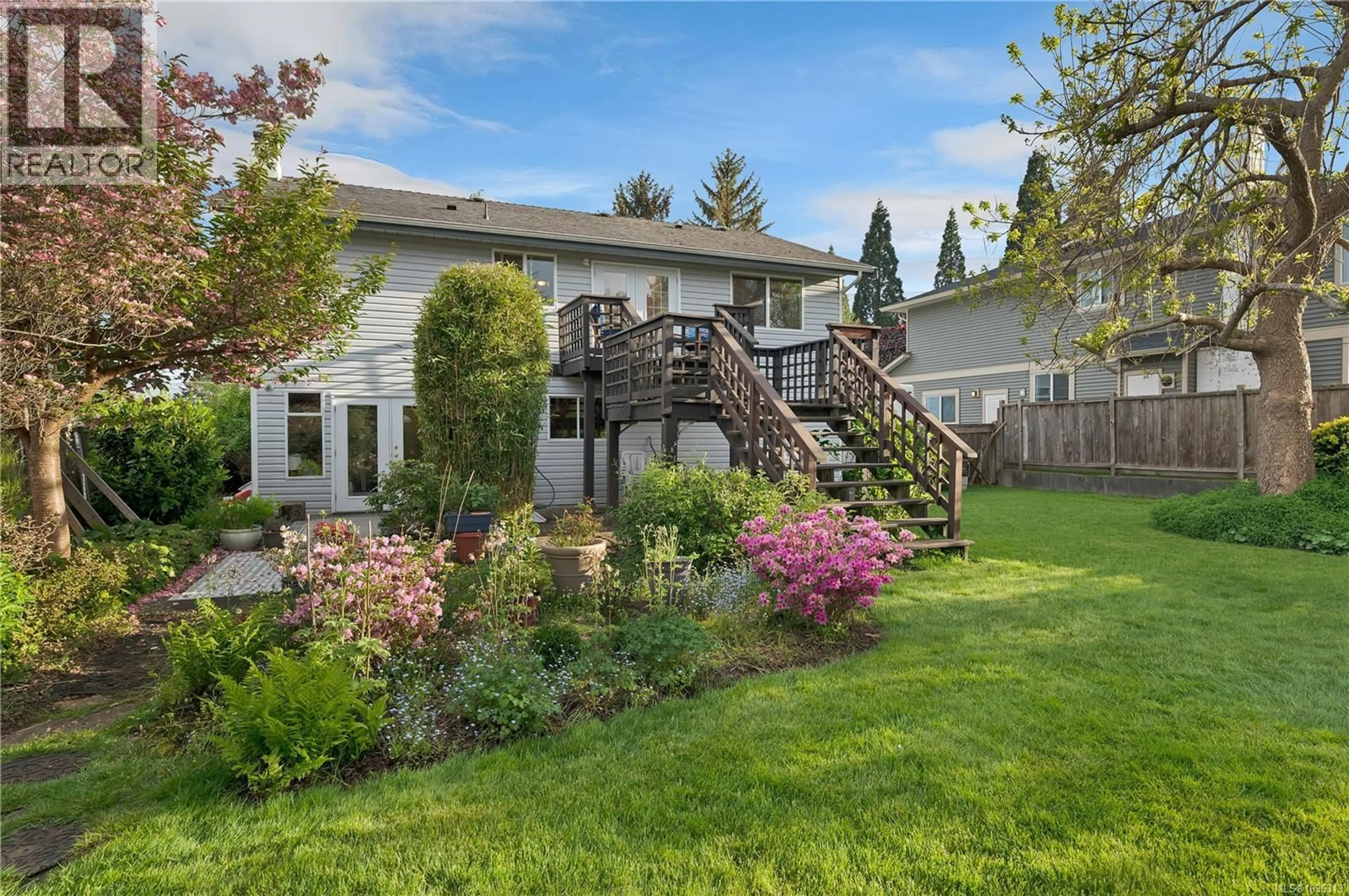 Patio, unknown for 420 GOODWIN ROAD, Campbell River British Columbia V9W6R7